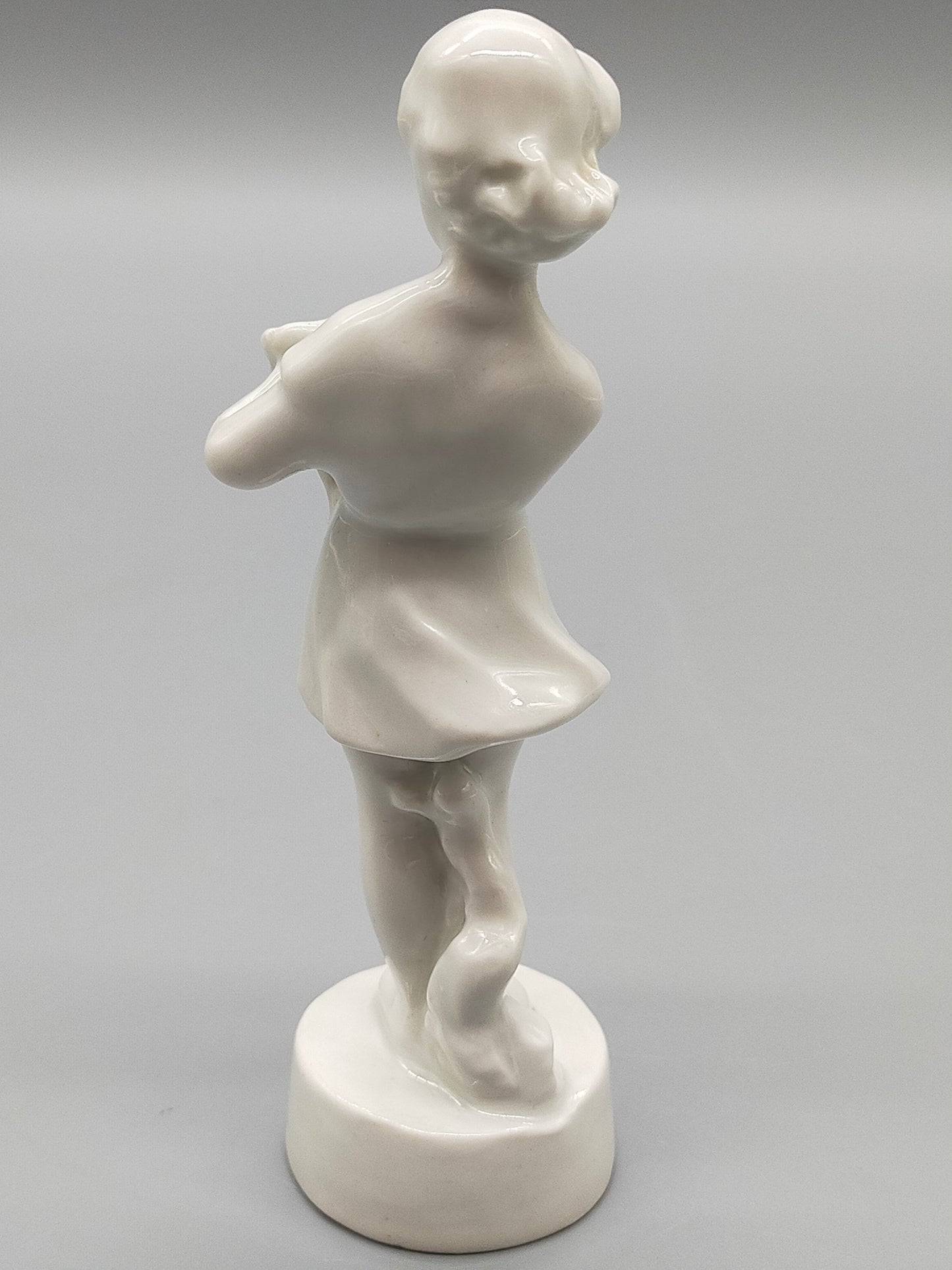 Vintage Porzellan Figur Elegantes Mädchen in weißem Kleid