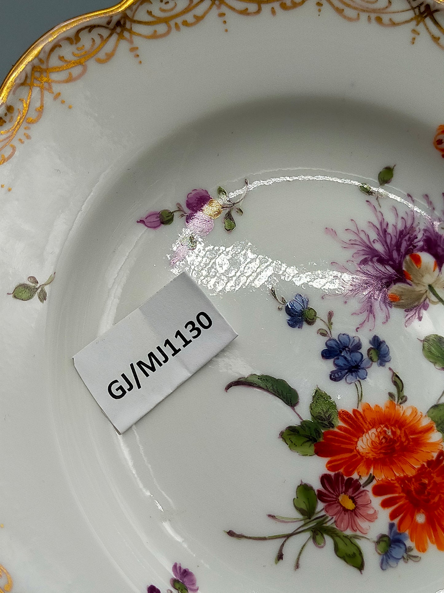 Antiker Meissen Teller Bunte Blume Handbemaltes Prunkporzellan