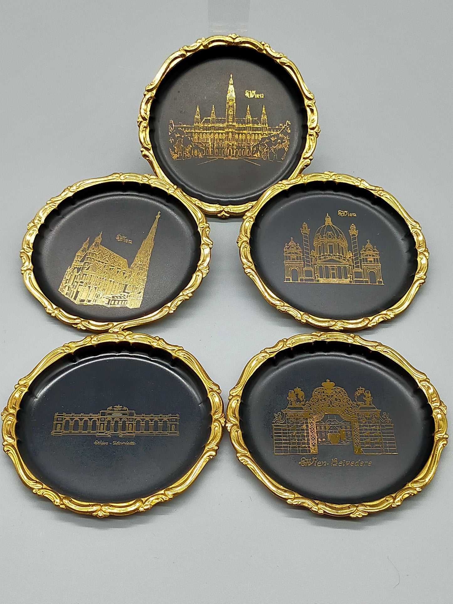 Wien Souvenir Teller Set Goldene Stadtmotive auf Schwarz