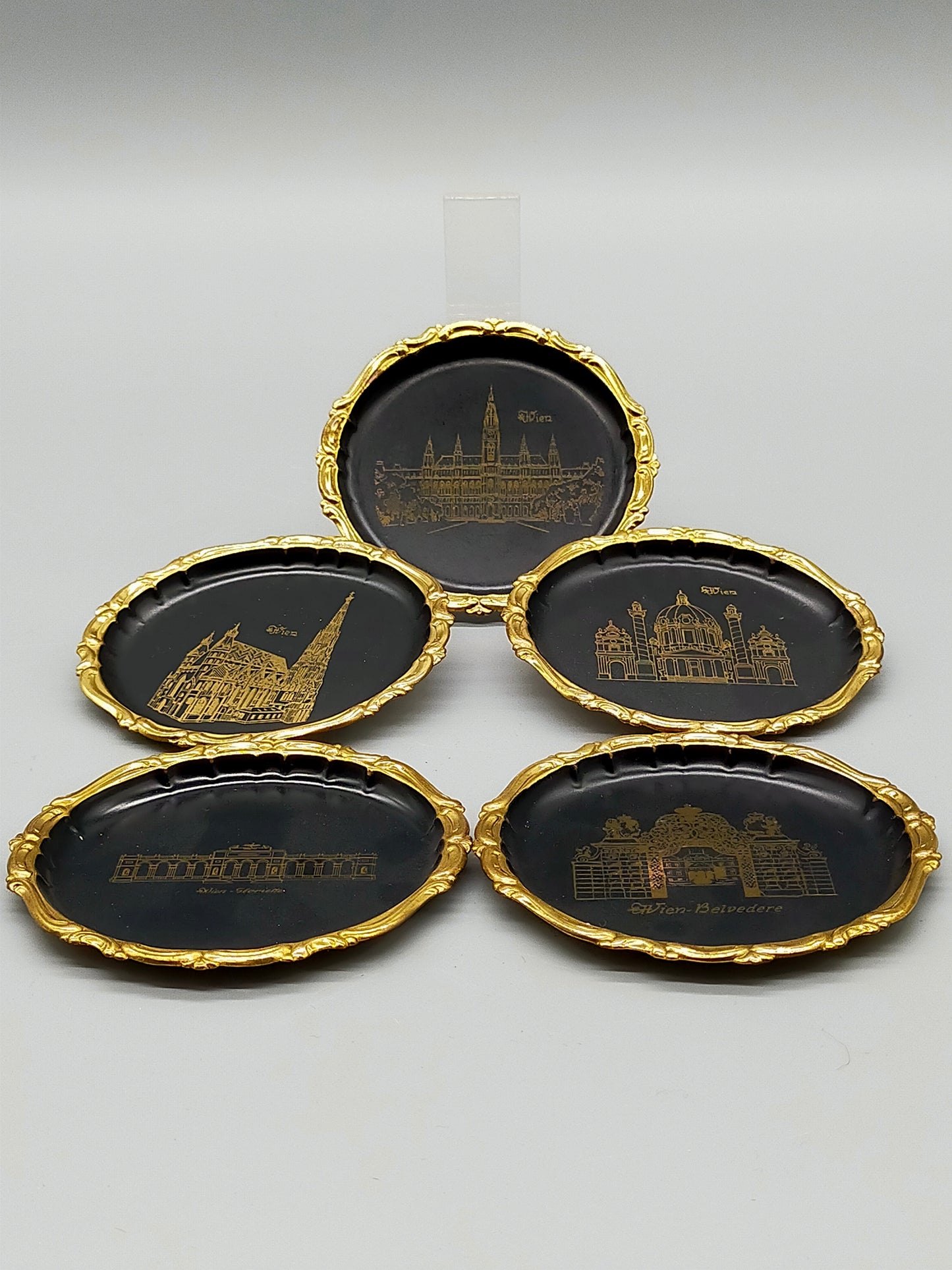 Wien Souvenir Teller Set Goldene Stadtmotive auf Schwarz