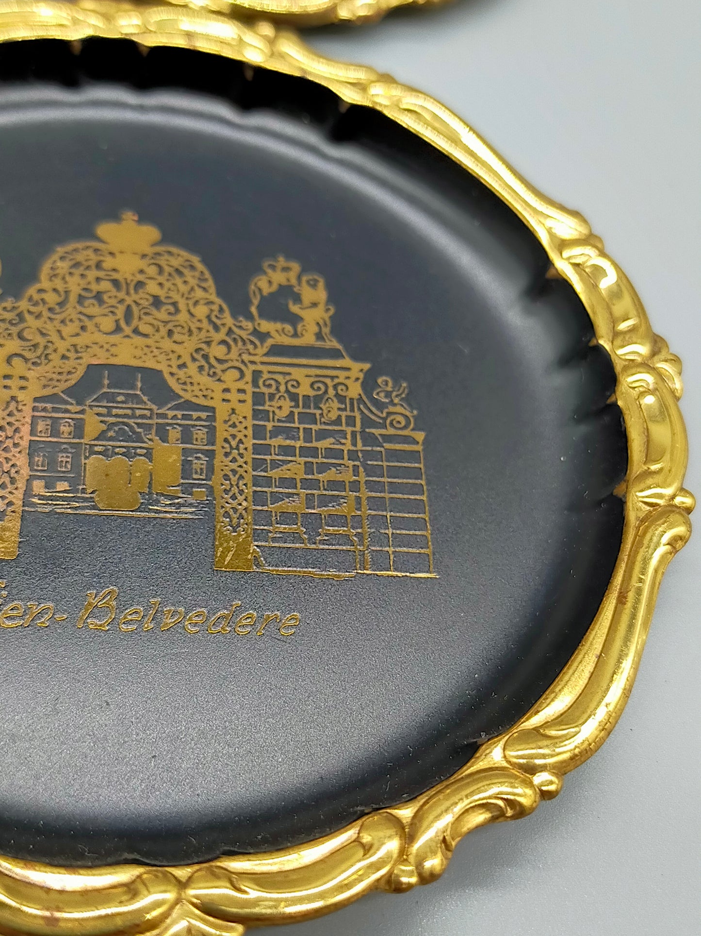 Wien Souvenir Teller Set Goldene Stadtmotive auf Schwarz