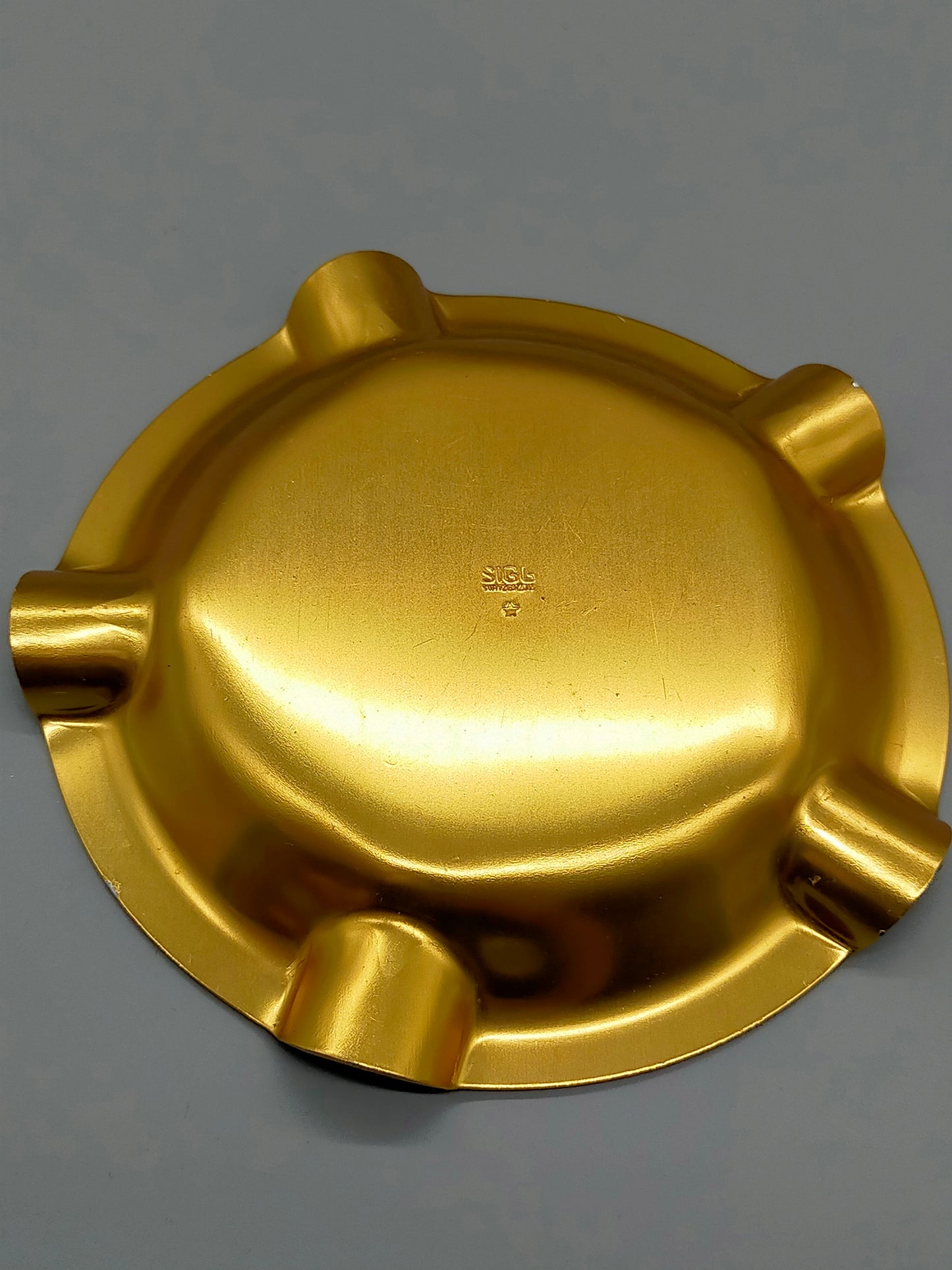 Vintage SIGG Schweiz Aschenbecher mit Relief-Landkarte