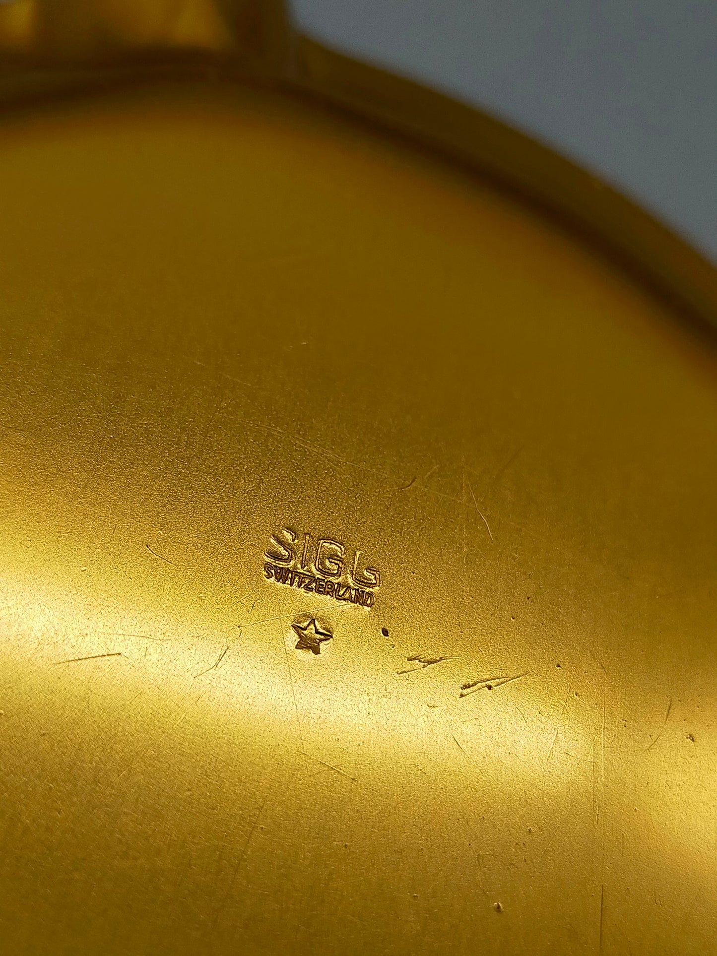 Vintage SIGG Schweiz Aschenbecher mit Relief-Landkarte