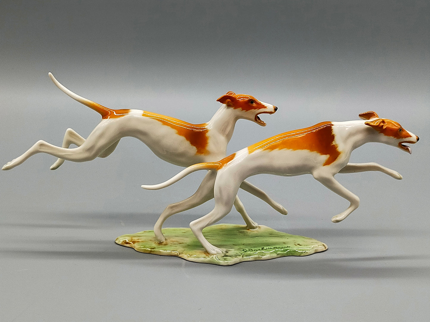 Kaiser Porzellan Figur Windhunde Laufende Hunde von G. Bochmann