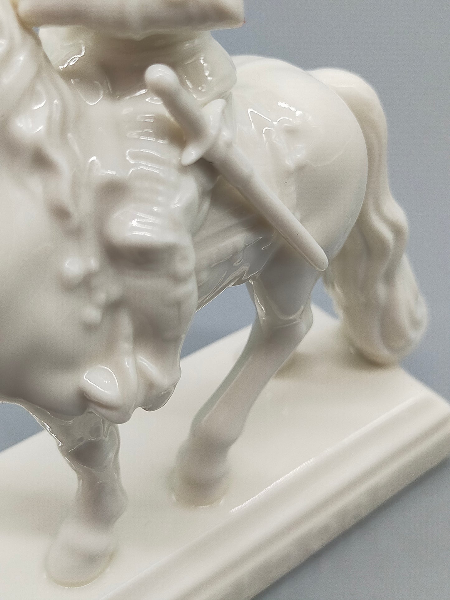 Nymphenburg Jan Wellem Reiterfigur Weißes Porzellan Kunstwerk