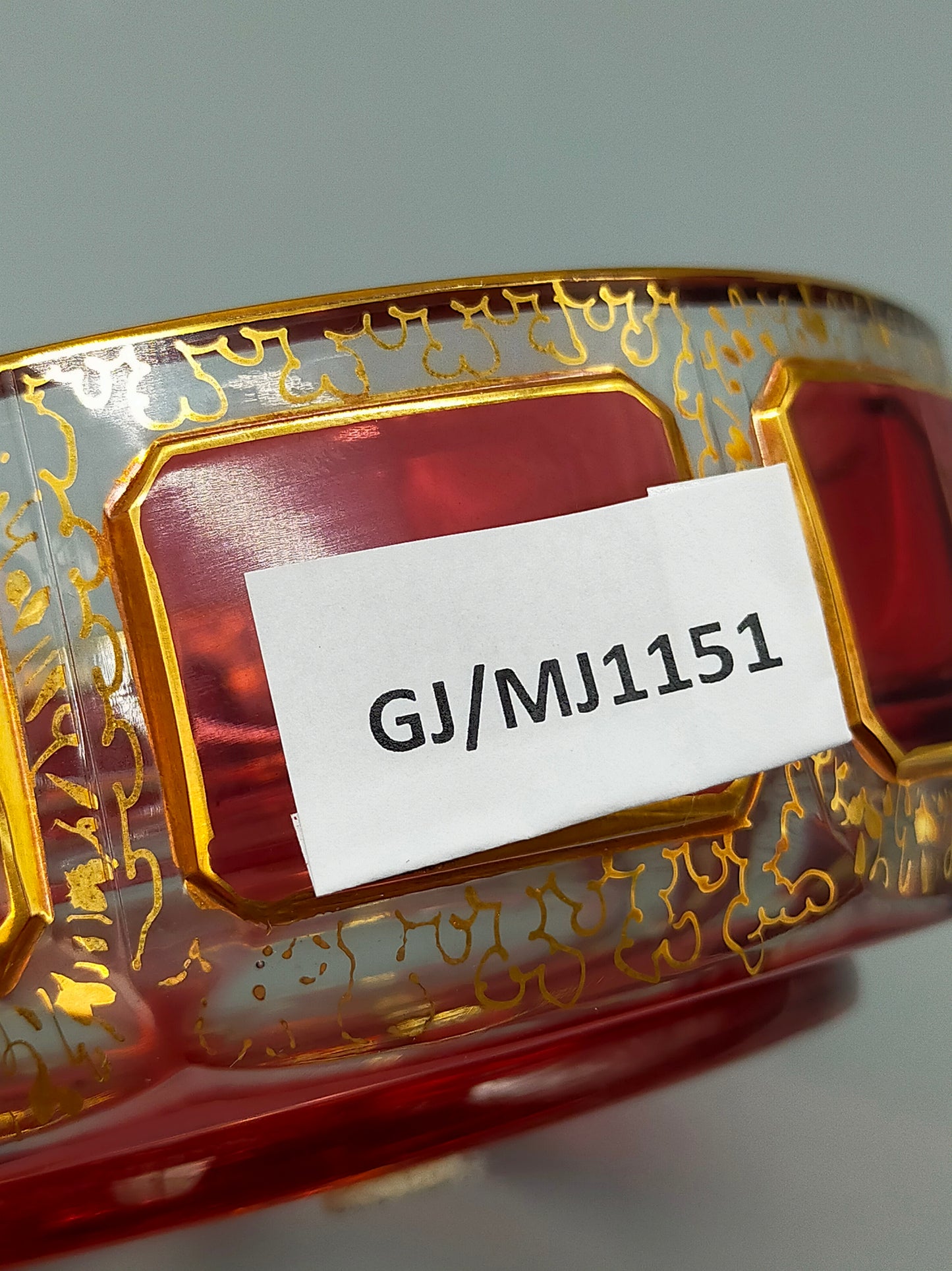 Prachtvoller Böhmischer Kristall Aschenbecher Rubinrot mit Gold