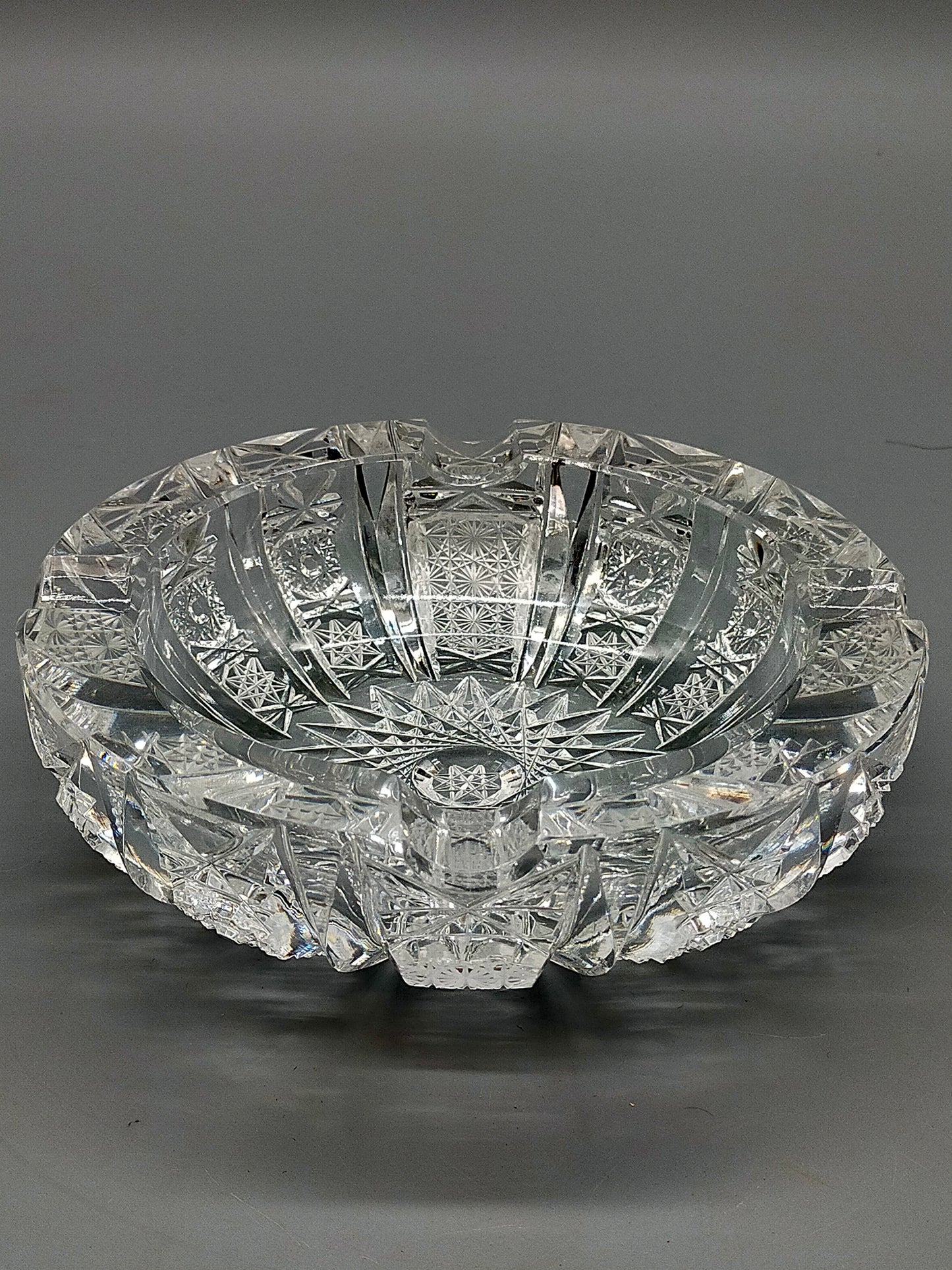 Kristallglas Aschenbecher Prachtvolles Design mit Sternenschliff