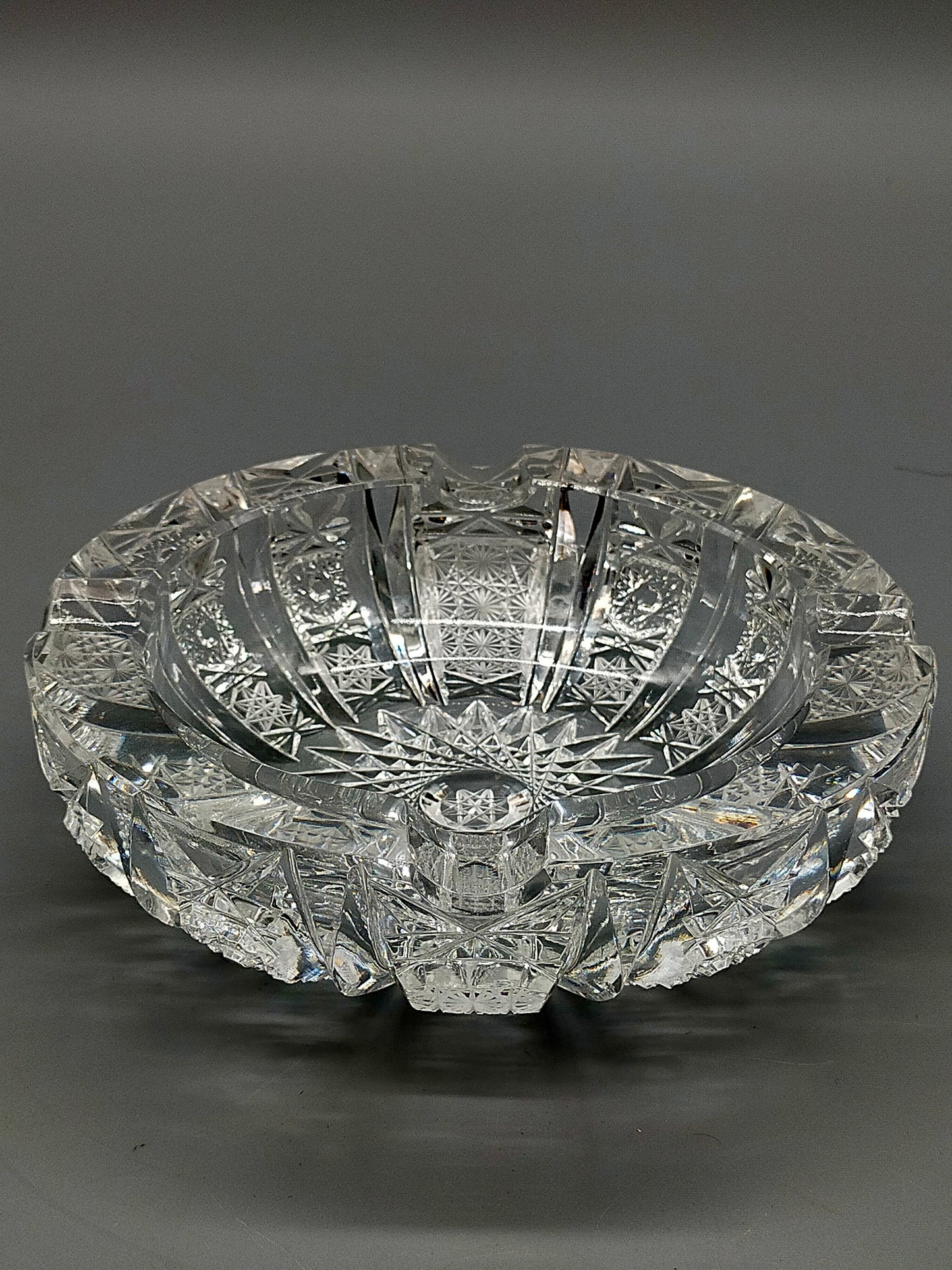 Kristallglas Aschenbecher Prachtvolles Design mit Sternenschliff
