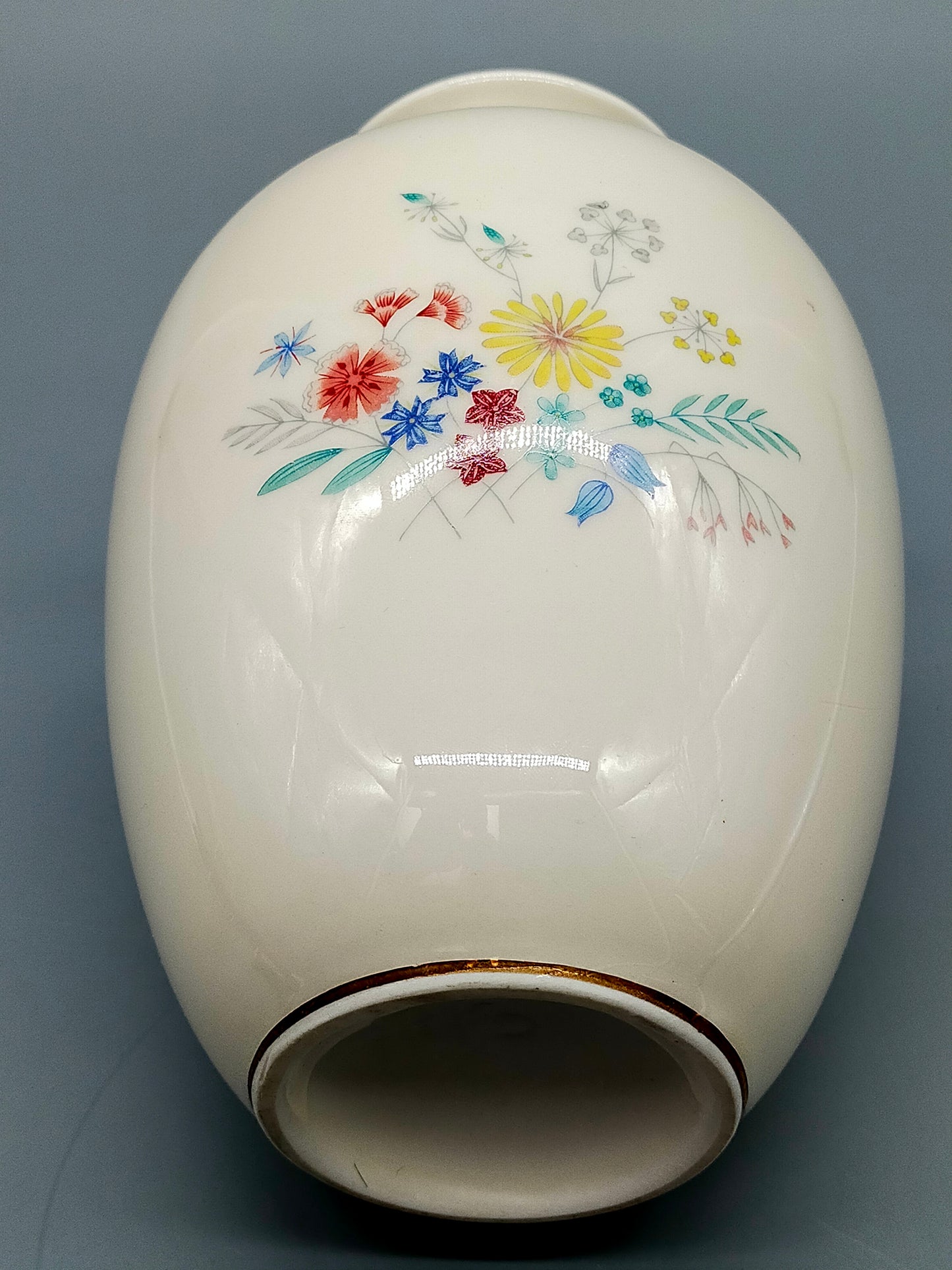 Elegante Vintage Porzellan Vase mit bunten Feldblumen Goldrand