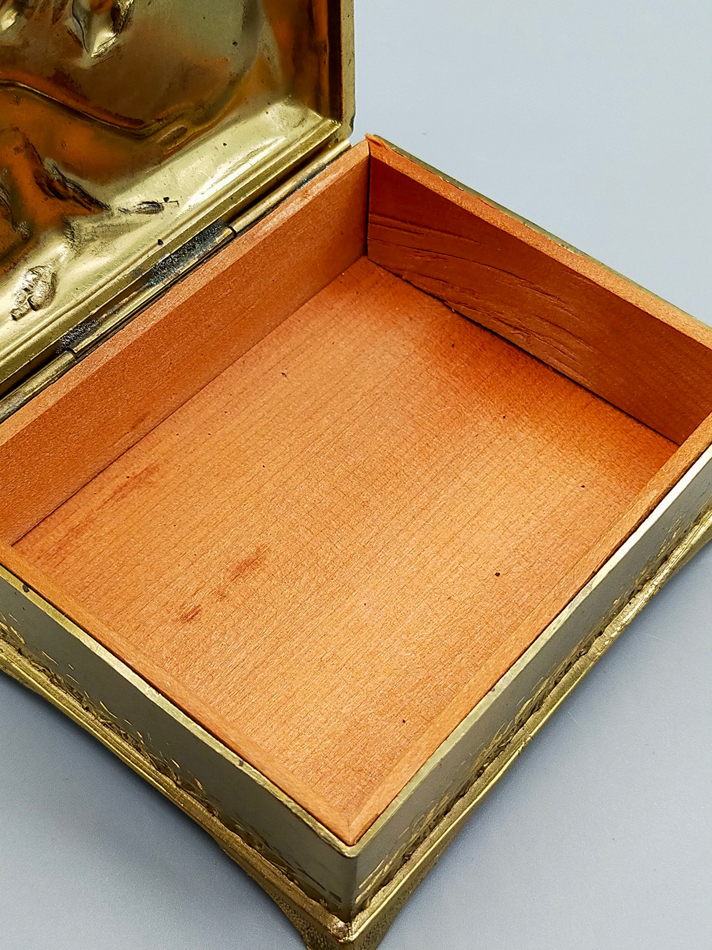 Asiatische Schmuckschatulle Messing Dose mit Holzfutter