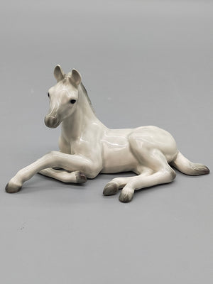 Hans Schirmer Porzellan Figur Liegendes Fohlen Pferd Vintage
