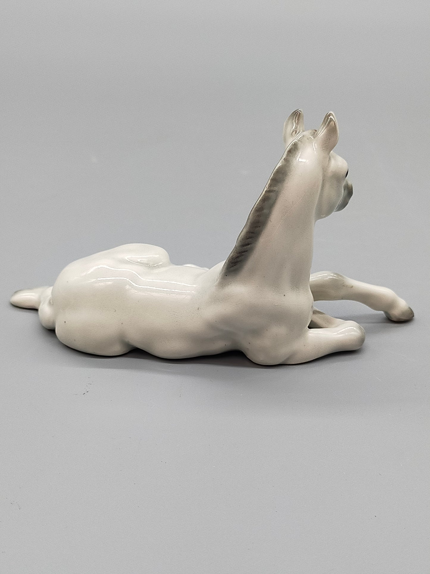 Hans Schirmer Porzellan Figur Liegendes Fohlen Pferd Vintage