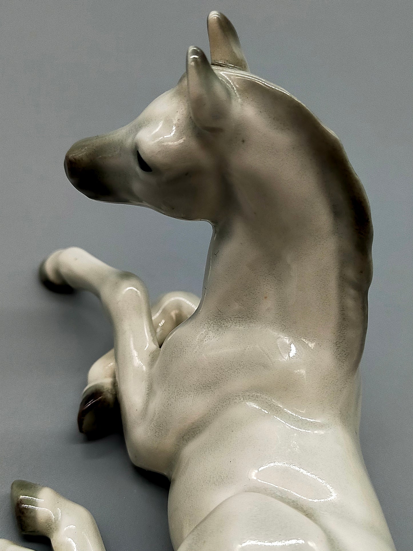 Hans Schirmer Porzellan Figur Liegendes Fohlen Pferd Vintage