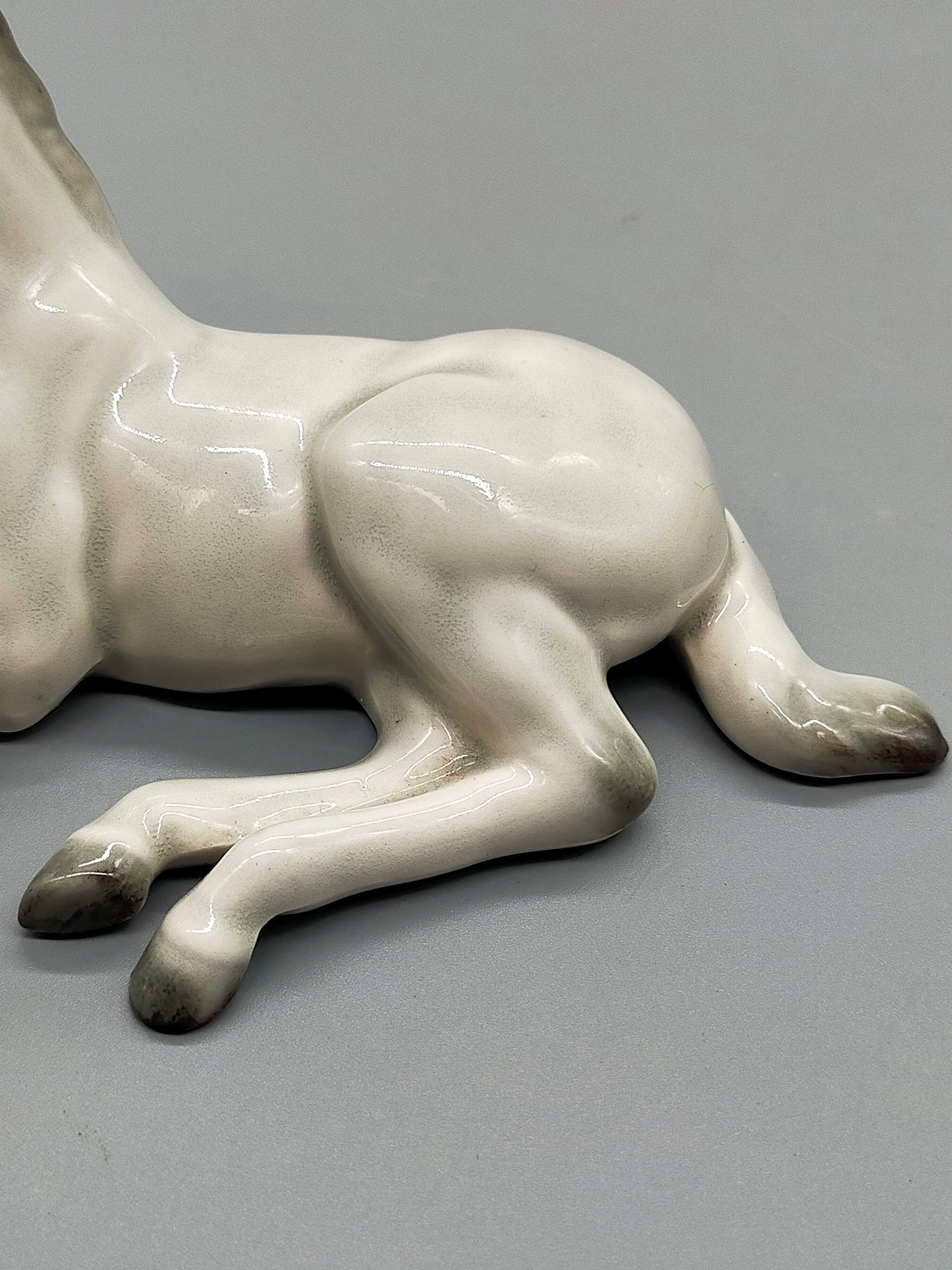 Hans Schirmer Porzellan Figur Liegendes Fohlen Pferd Vintage