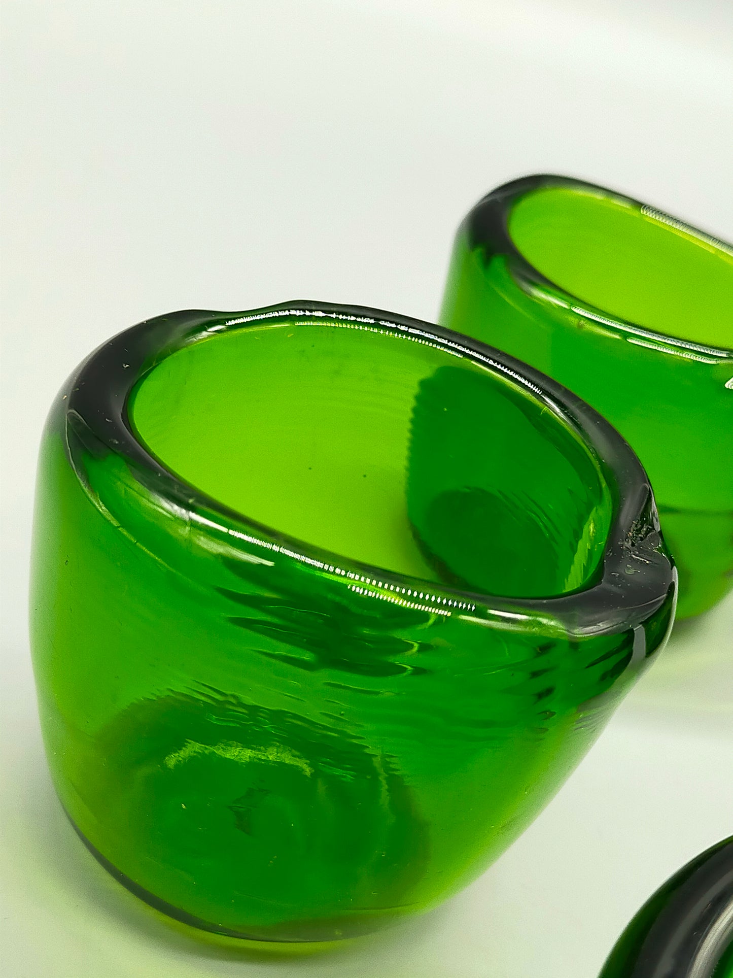 Vintage Grüne Glas Kerzenhalter 5er Set – Rustikales Design