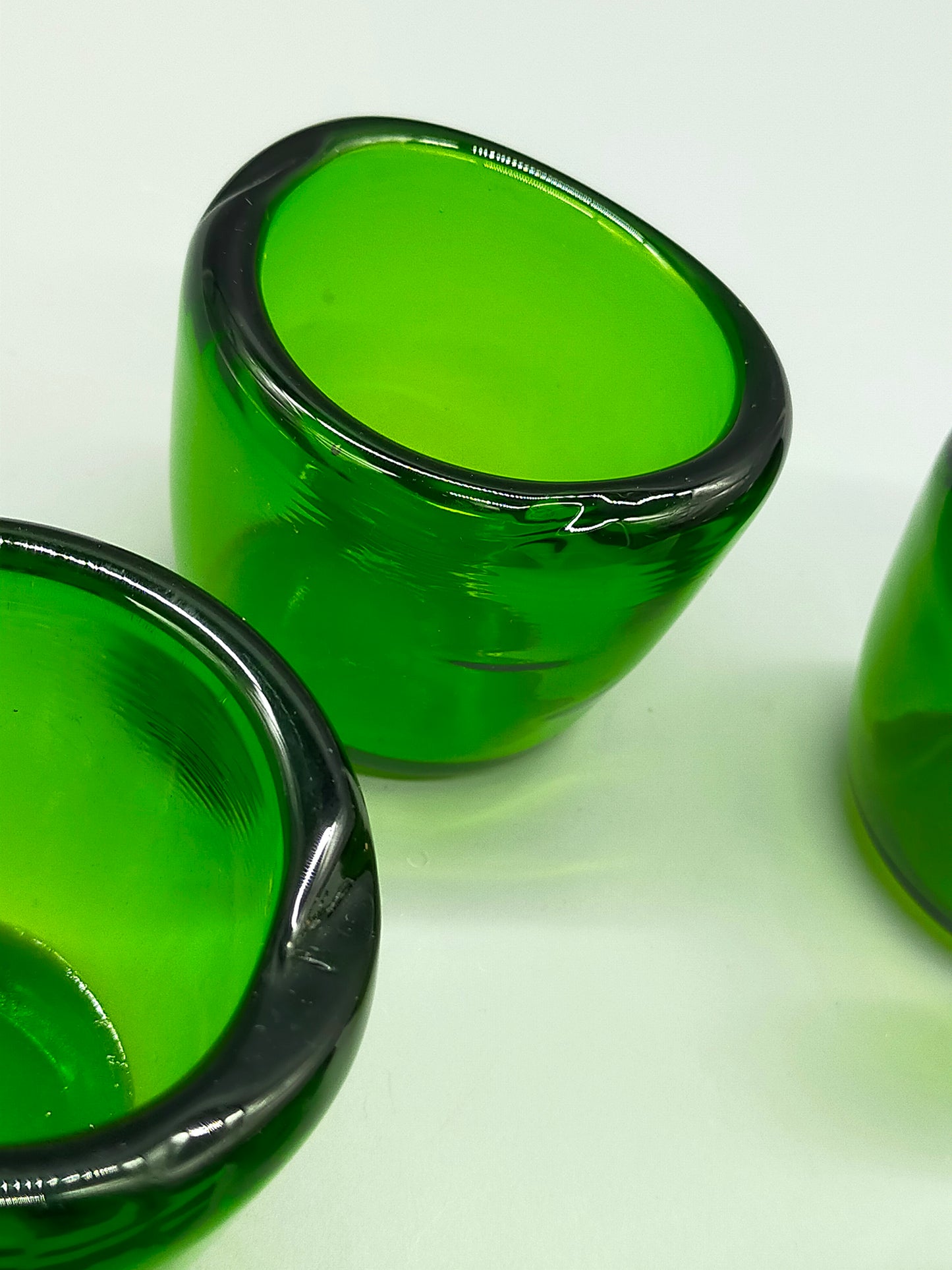 Vintage Grüne Glas Kerzenhalter 5er Set – Rustikales Design