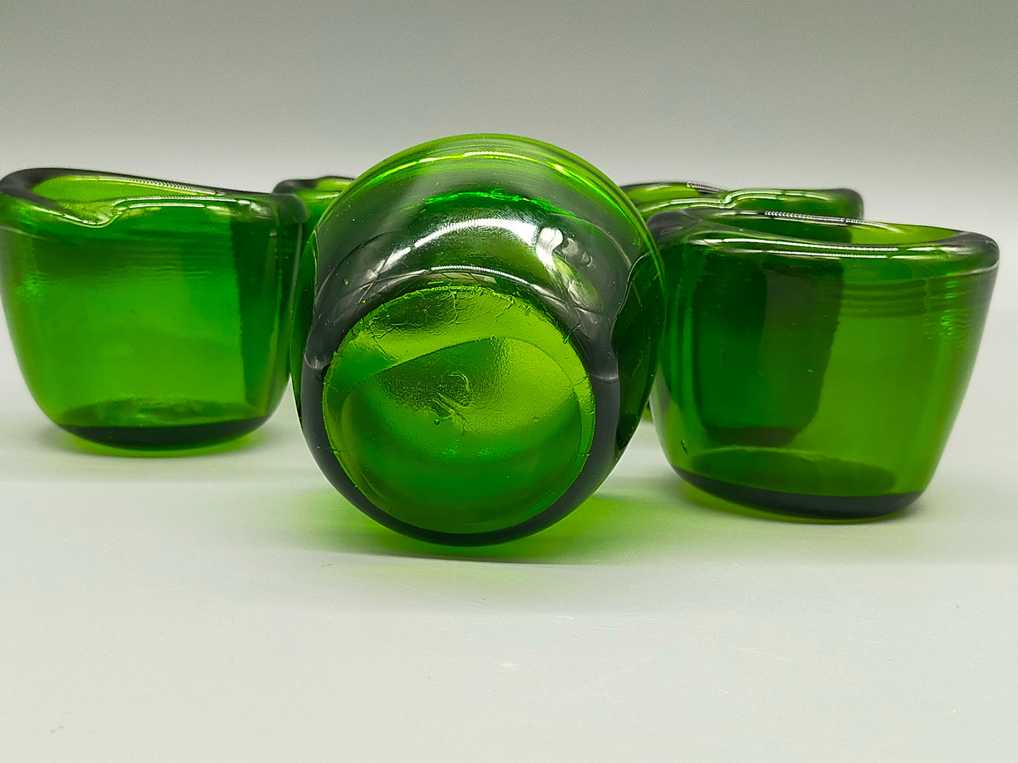 Vintage Grüne Glas Kerzenhalter 5er Set – Rustikales Design