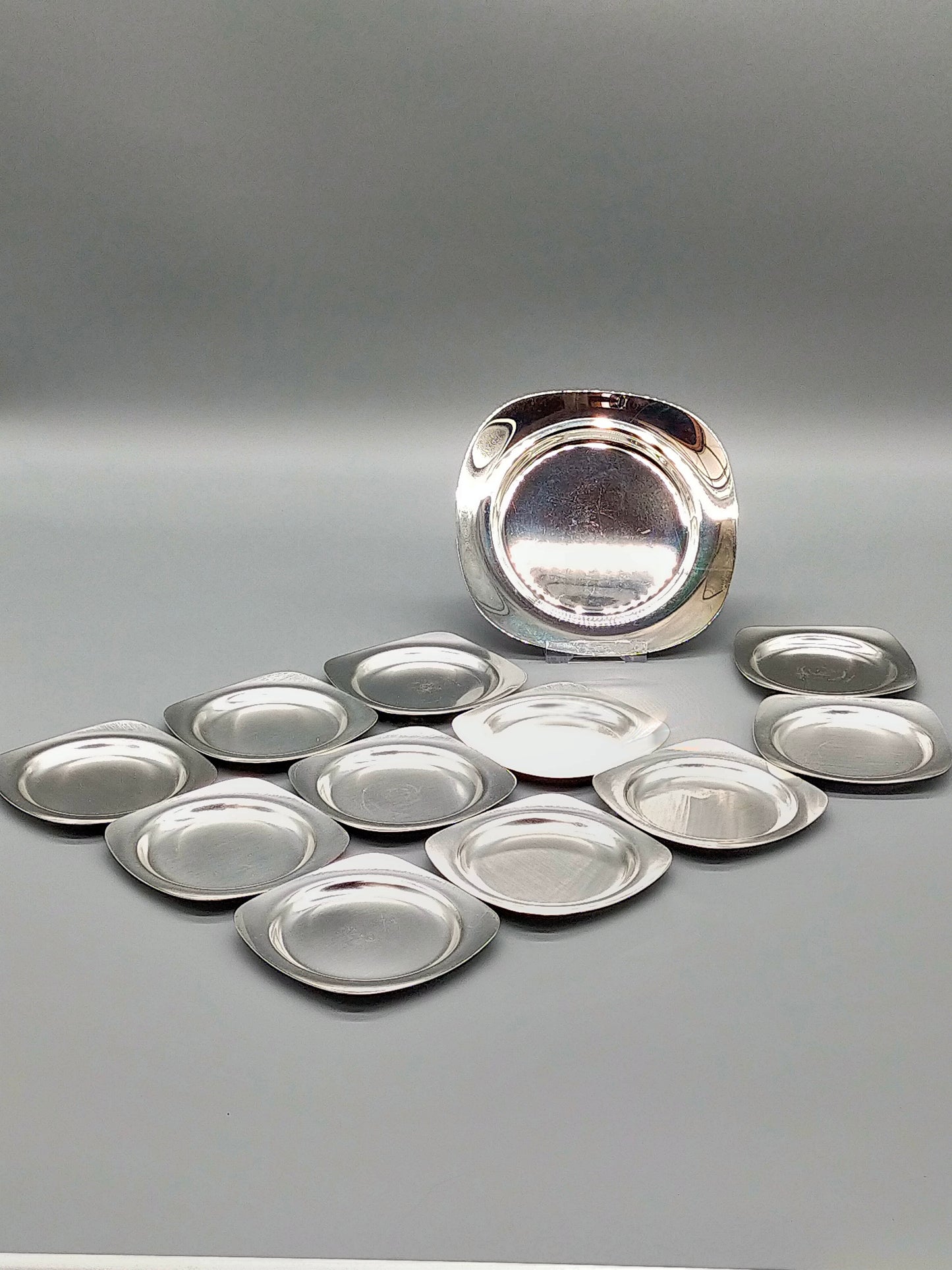 Vintage Edelstahl Untersetzer Set 12 teiligElegante Schälchen