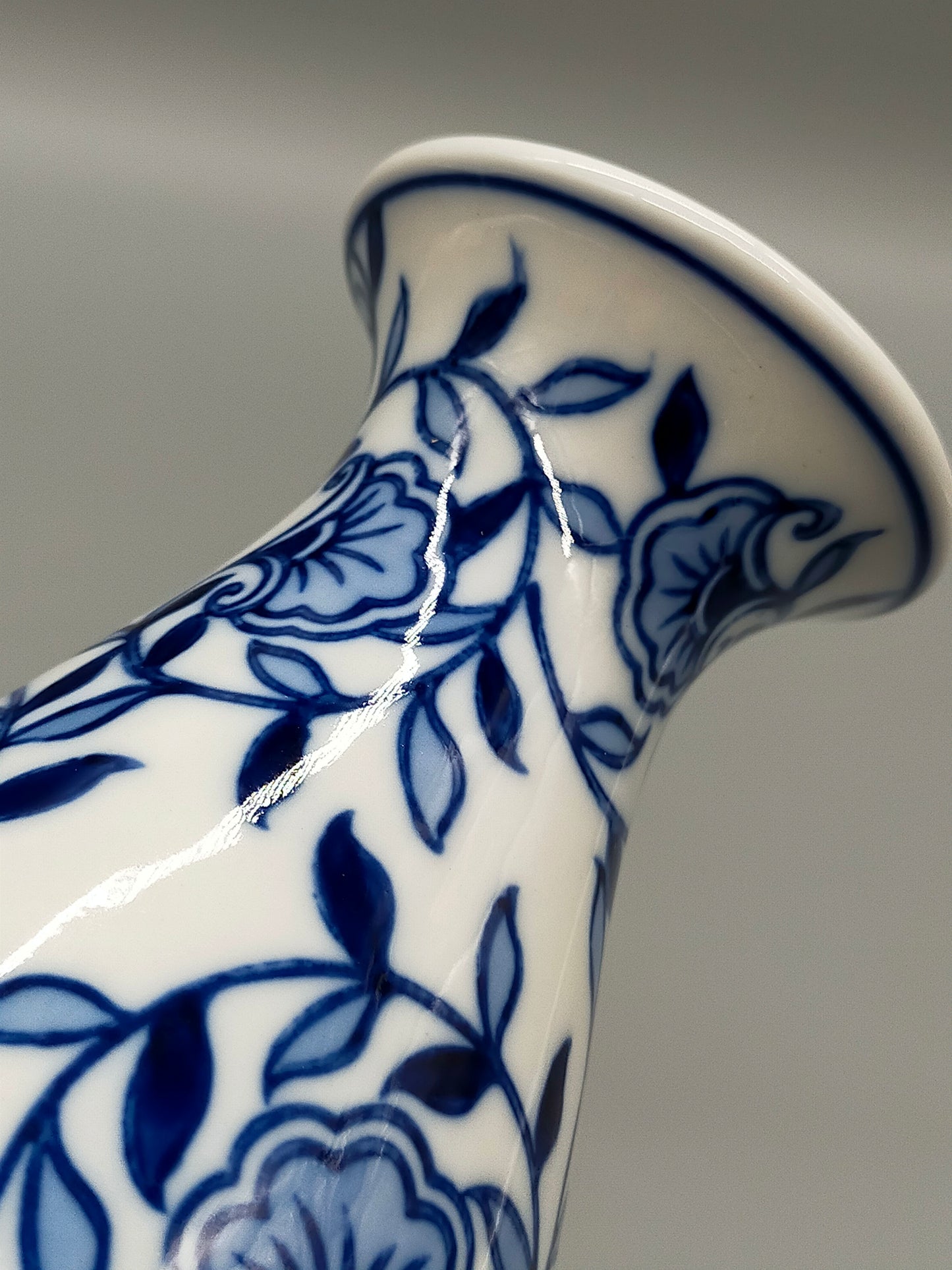Klassische Strauss Home Porzellan Vase Blau-Weißes Blumendesign