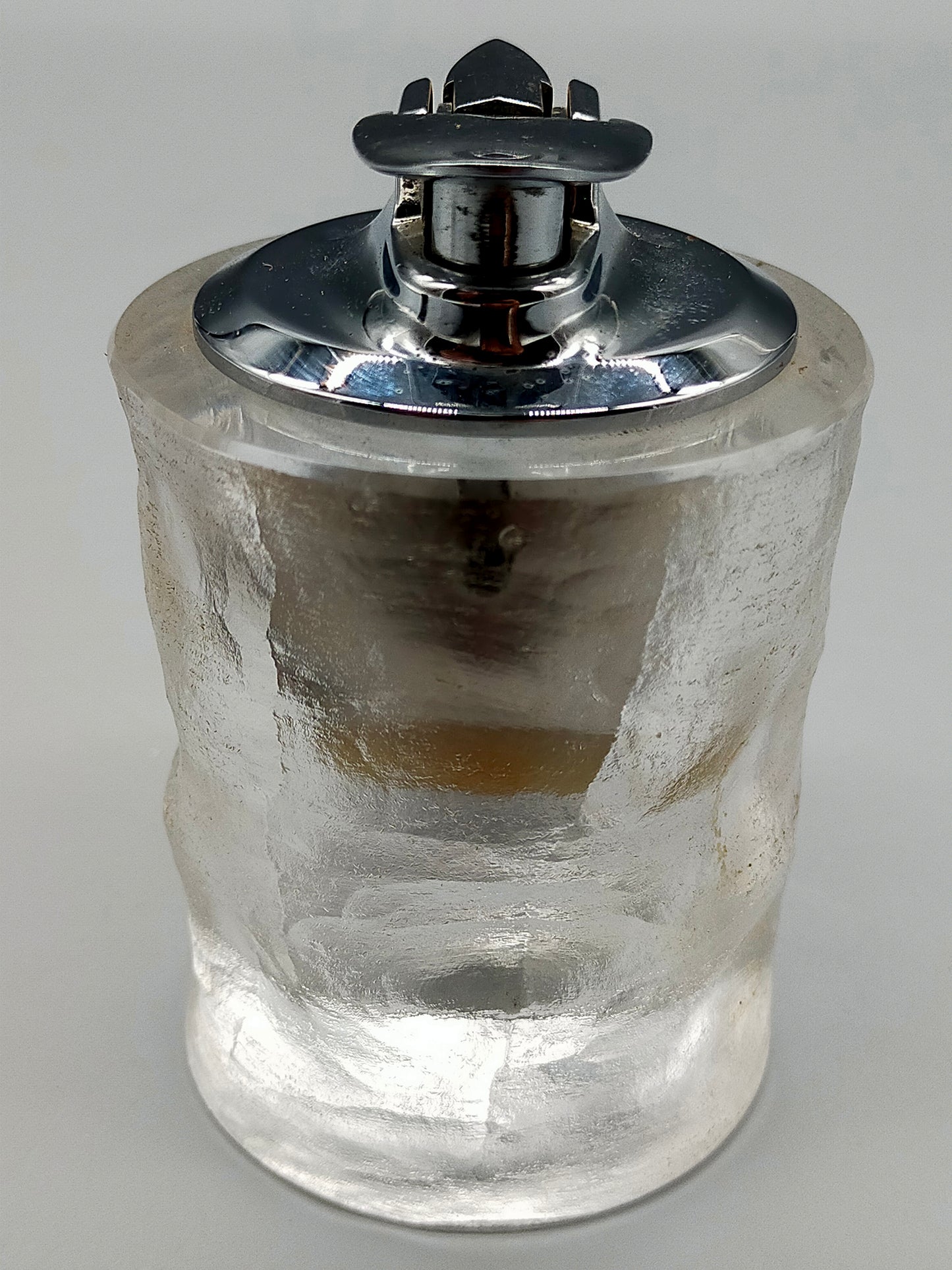 Vintage Tischfeuerzeug im Eisglas Design Rustikaler Retro Stil