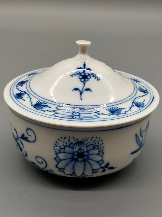Klassische Meissen Porzellan Schale Zwiebelmuster mit Deckel