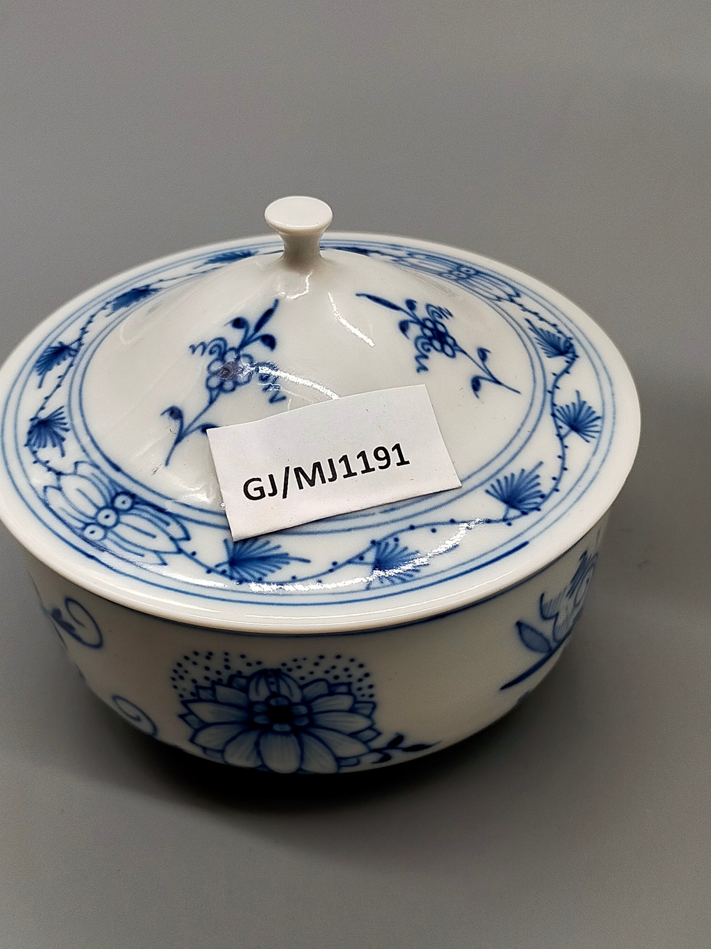 Klassische Meissen Porzellan Schale Zwiebelmuster mit Deckel