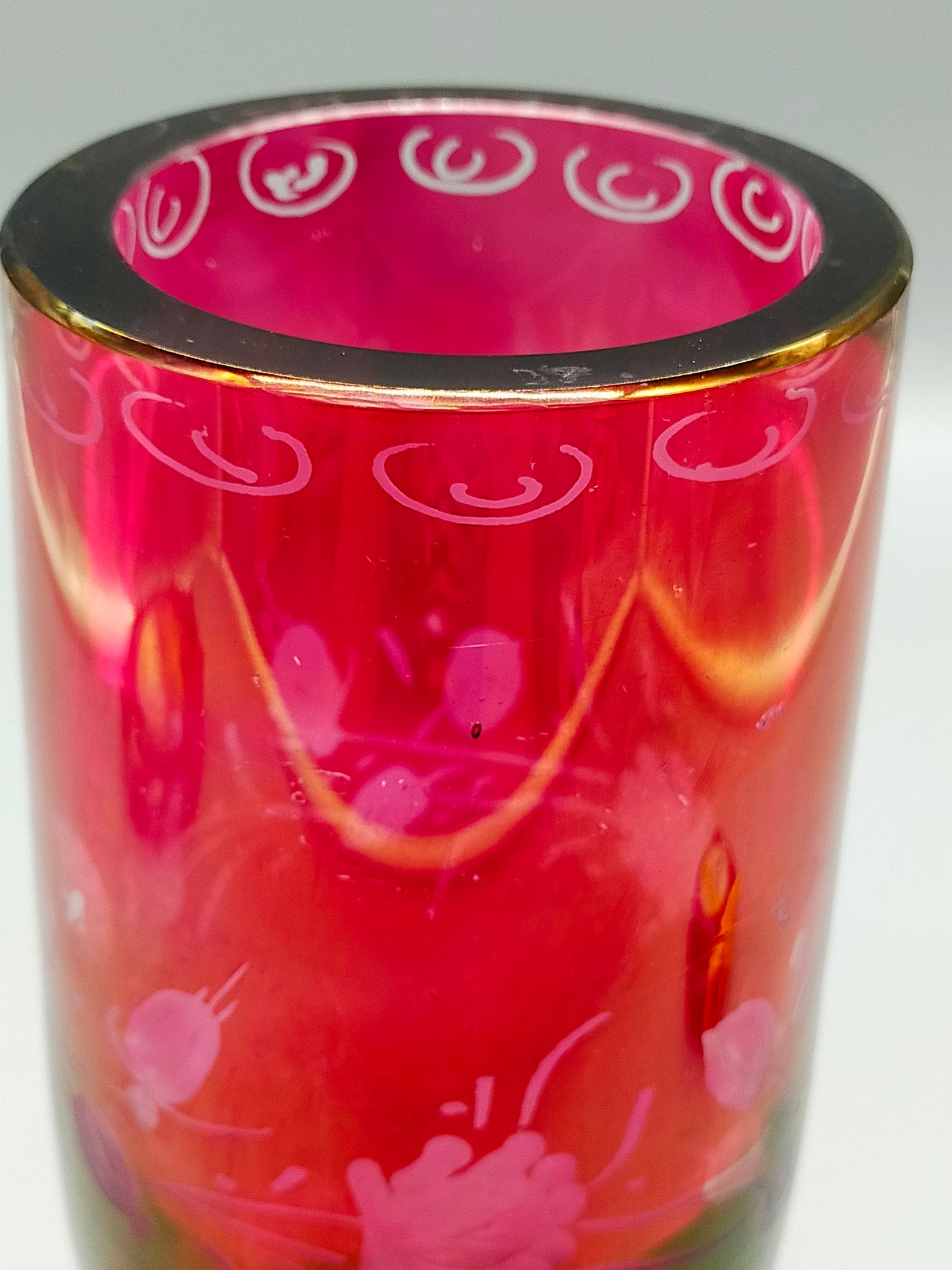 Edle Vintage Glas Vase Rotes Kristallglas mit Blumen-Dekor