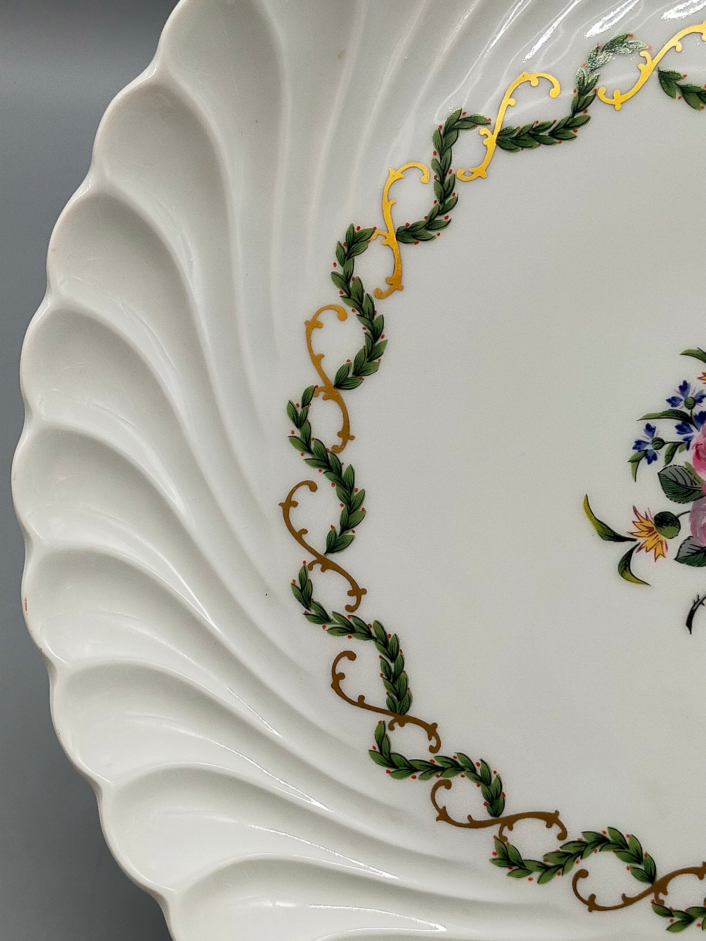 Haviland Limoges Tortenplatte auf Fuß  Elegantes Blumendesign
