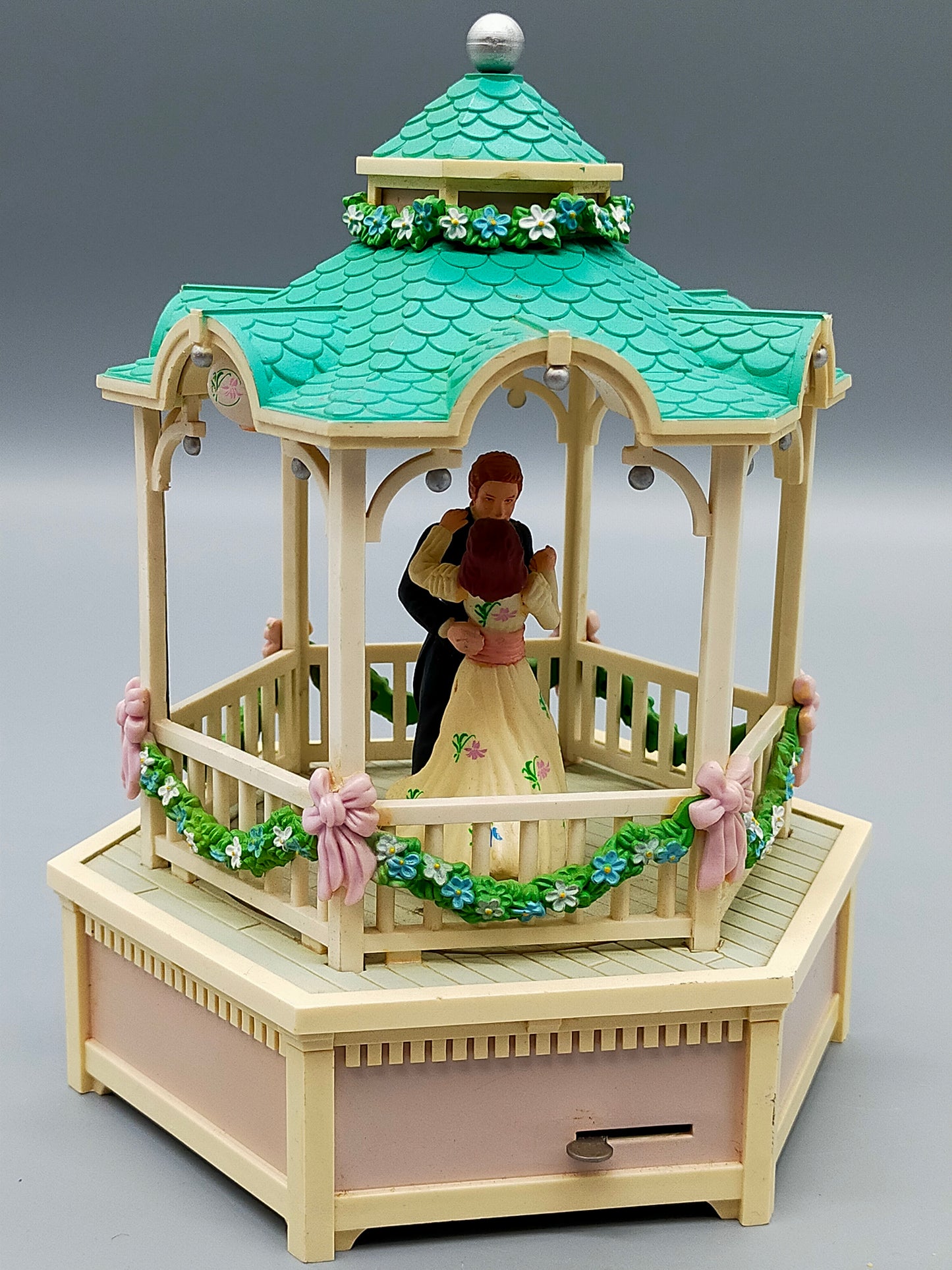 Vintage Enesco True Love Spieluhr Romantisches tanzendes Paar