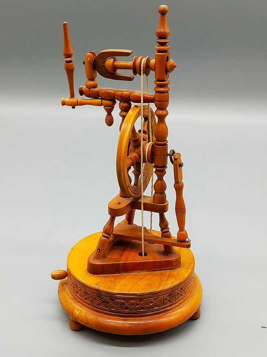 Dekorative Holz Spinnrad Spieluhr Vintage Miniatur mit Holzschnitzerei