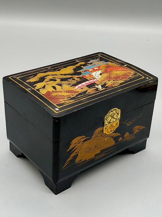 Asiatische Spieldose Schmuckschatulle mit Ballerina Schwarz Lack