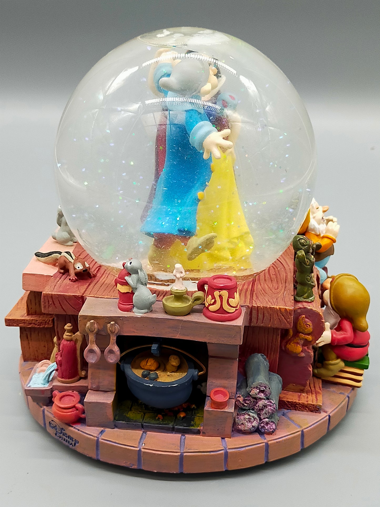 Disney China Spiel Uhr – Magische Schneekugel mit Musik