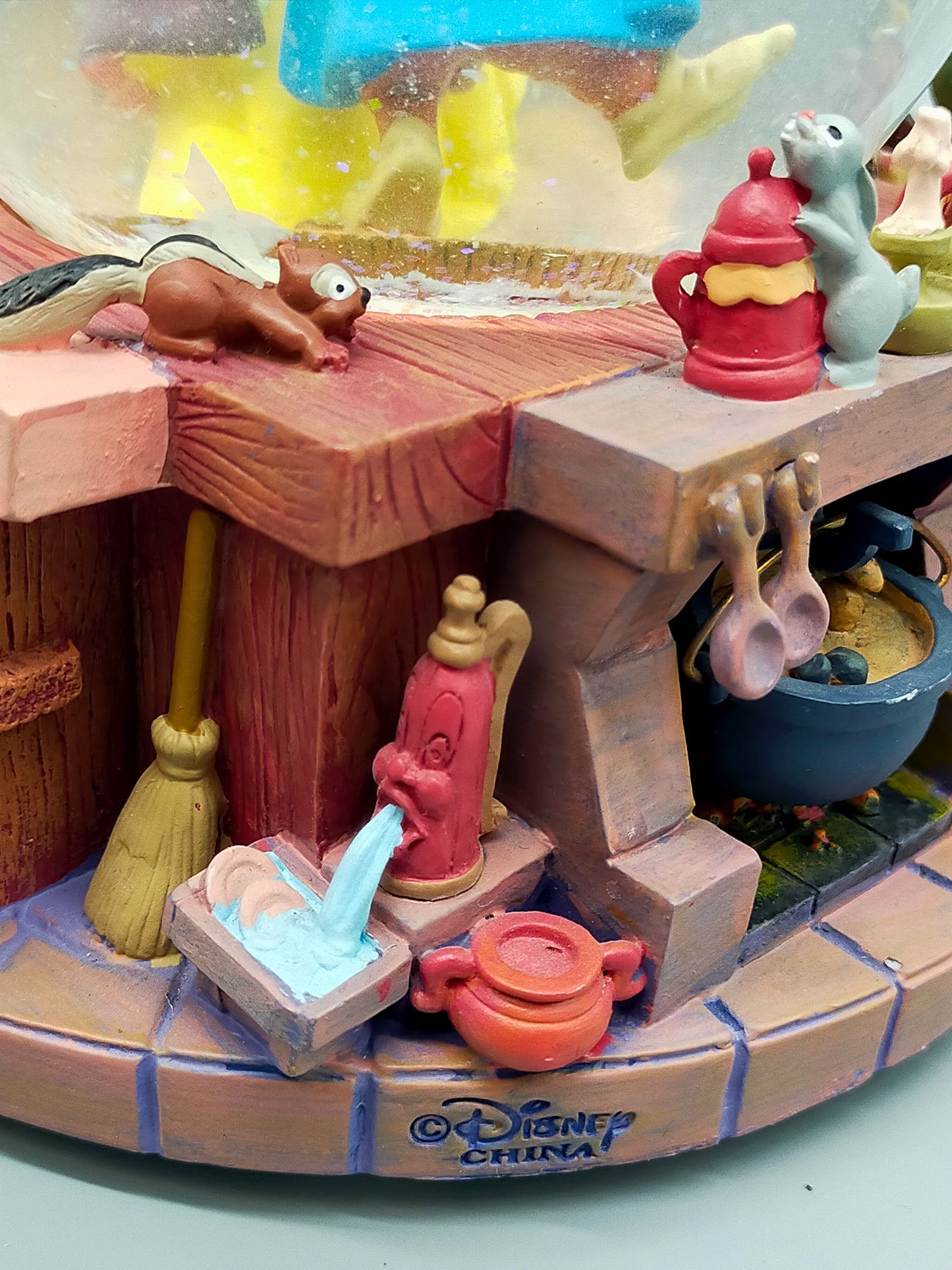 Disney China Spiel Uhr – Magische Schneekugel mit Musik