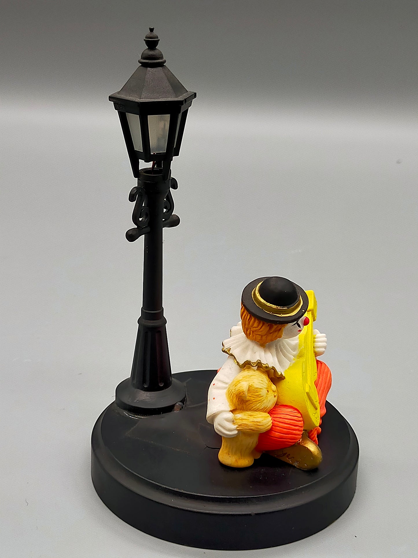 Ton Yun Co. Design Clown Figur mit Laterne Vintage Stil Dekoration