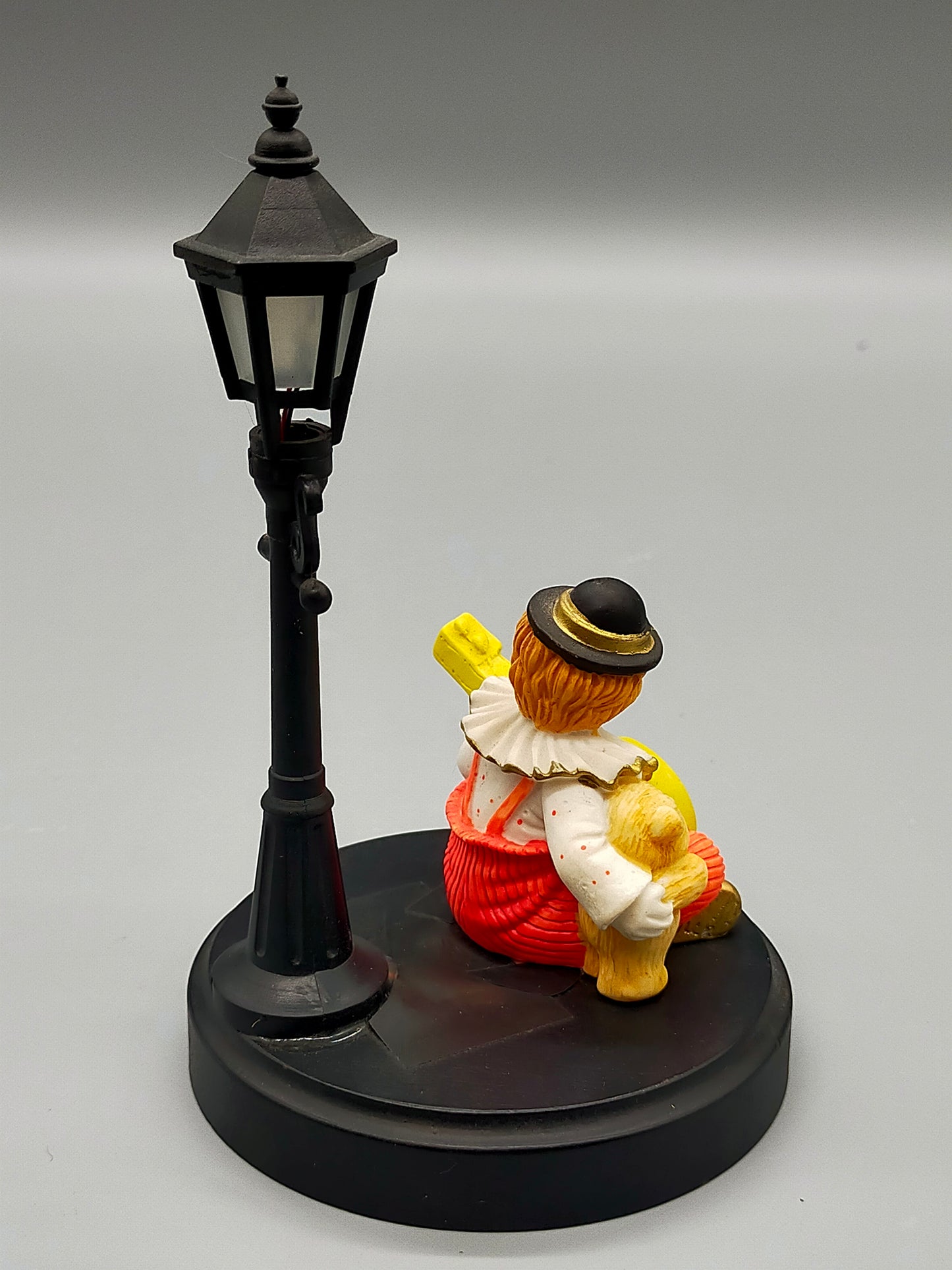 Ton Yun Co. Design Clown Figur mit Laterne Vintage Stil Dekoration