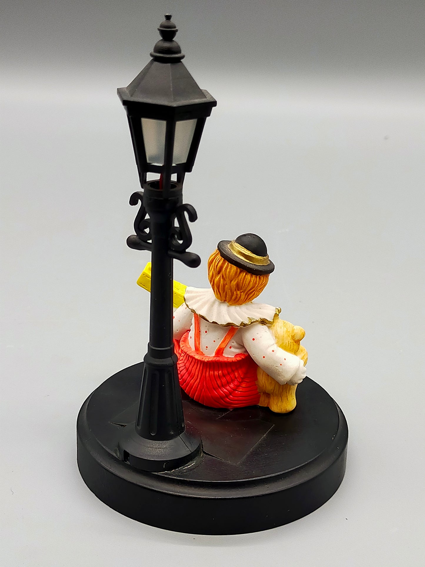 Ton Yun Co. Design Clown Figur mit Laterne Vintage Stil Dekoration