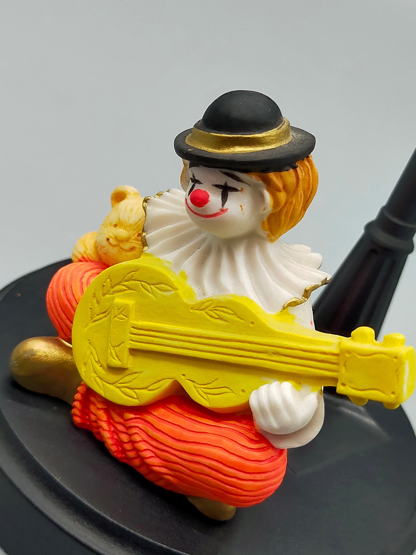 Ton Yun Co. Design Clown Figur mit Laterne Vintage Stil Dekoration
