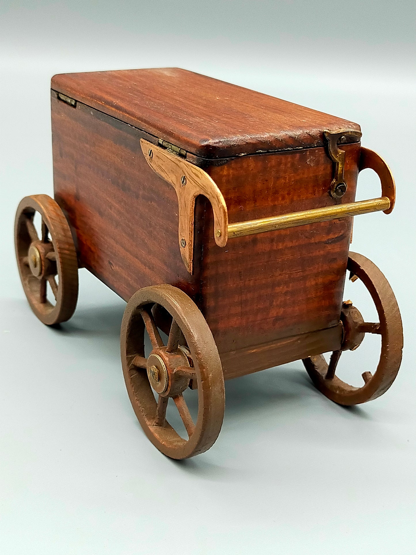 Antike Holz Spieluhr Wagen Rustikales Design mit Musikwerk