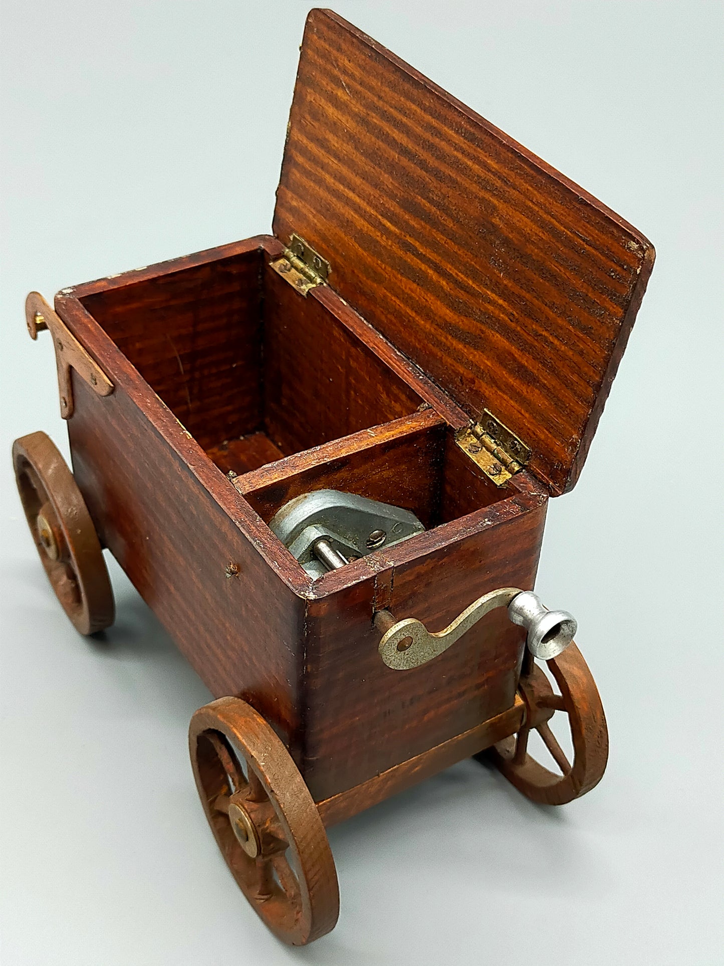 Antike Holz Spieluhr Wagen Rustikales Design mit Musikwerk