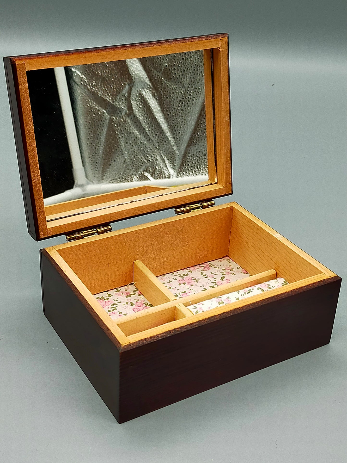 Elegante Schmuckschatulle Spieluhr Japanisches Design