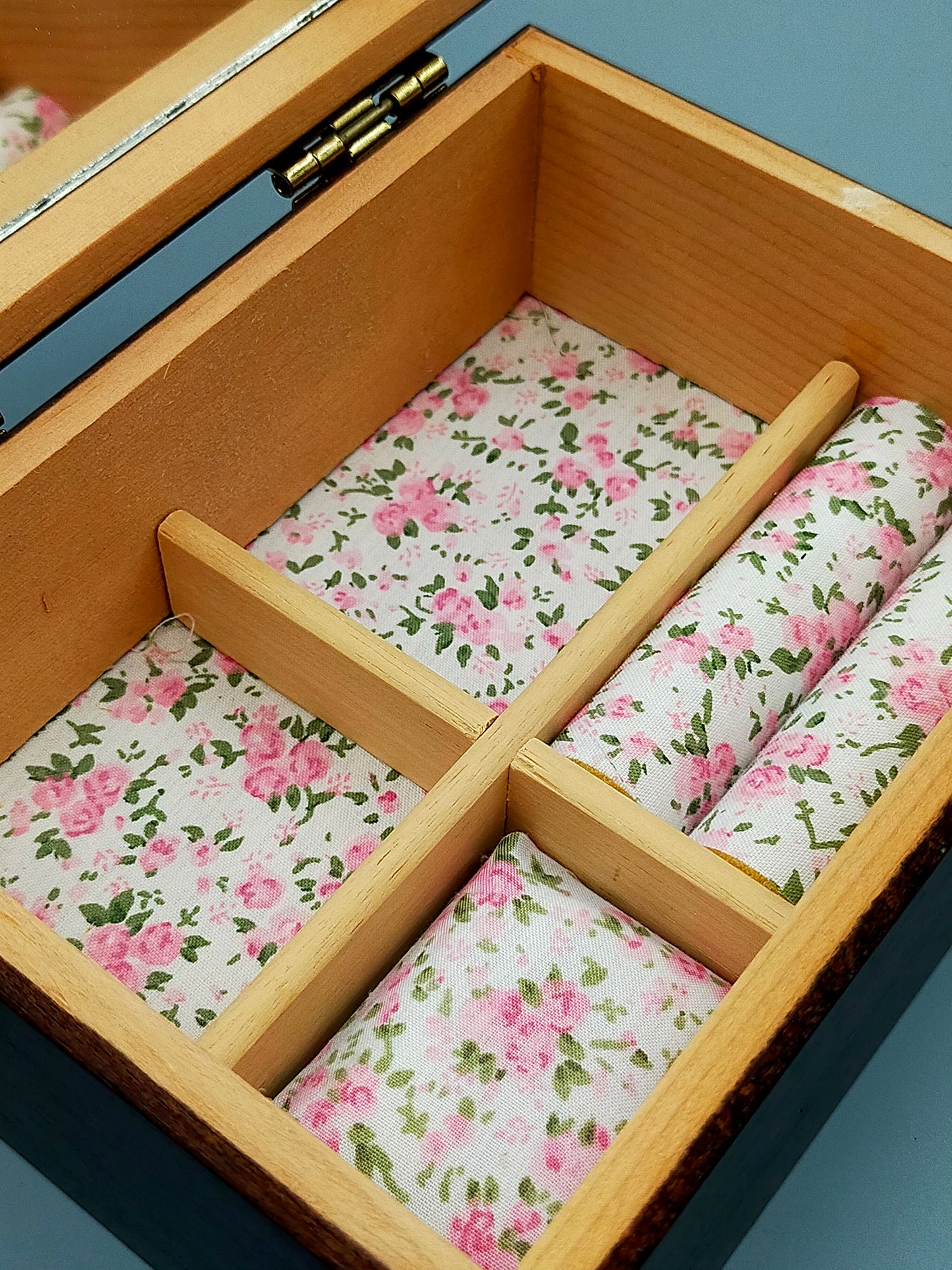 Elegante Schmuckschatulle Spieluhr Japanisches Design