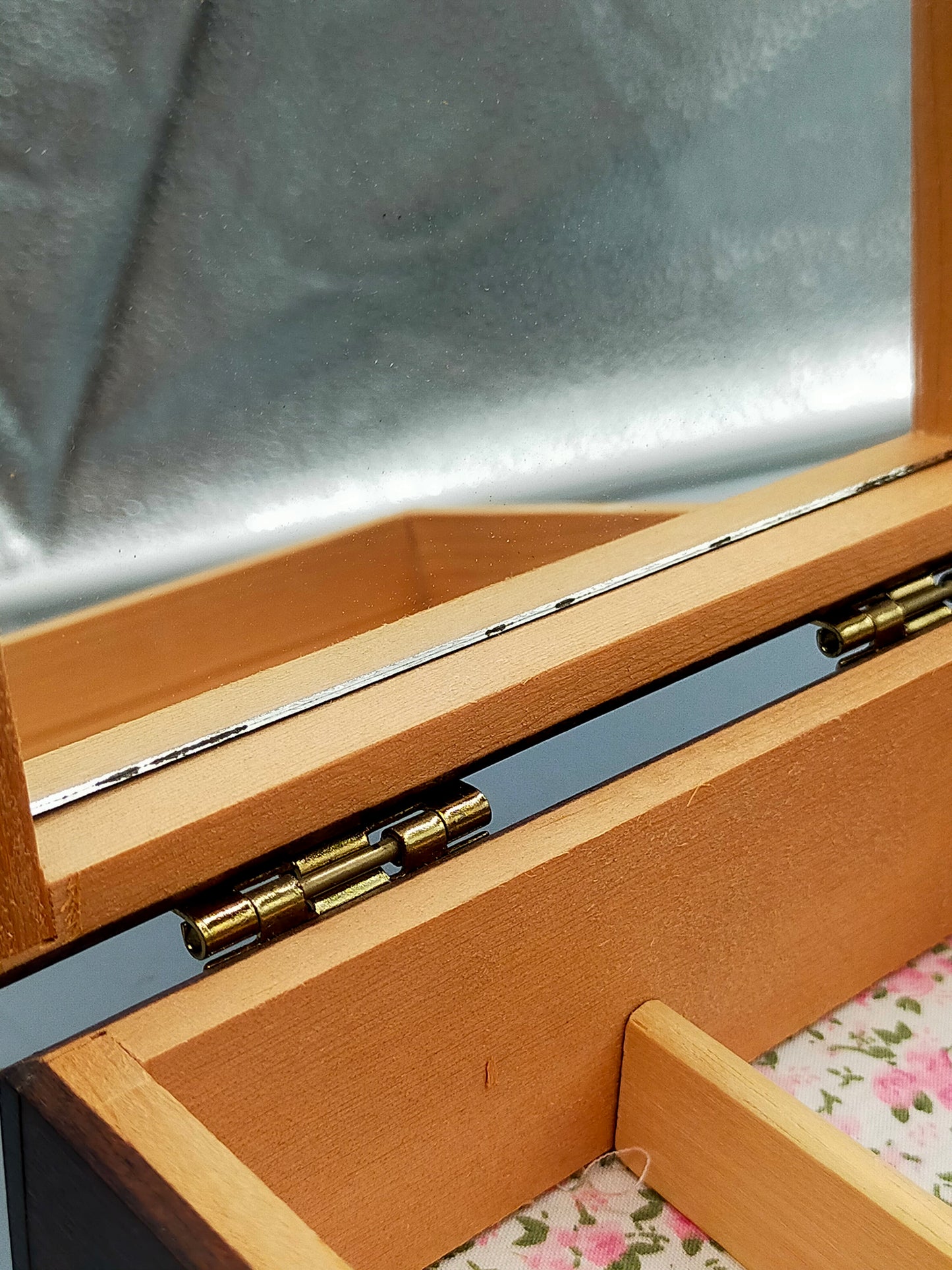 Elegante Schmuckschatulle Spieluhr Japanisches Design