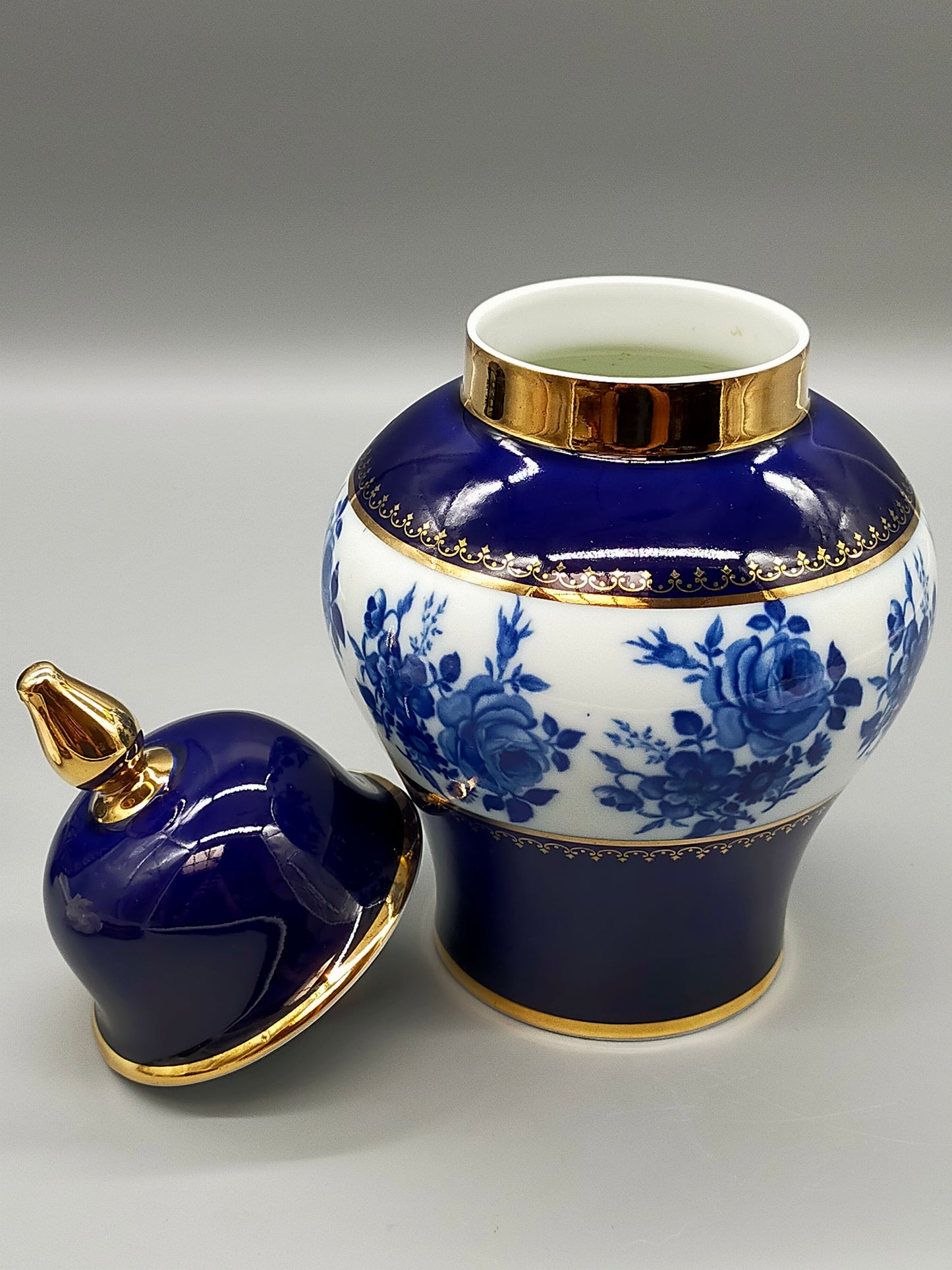 Prachtvolle Royal KPM Bavaria Echt Cobalt Deckelvase – Blau/Gold