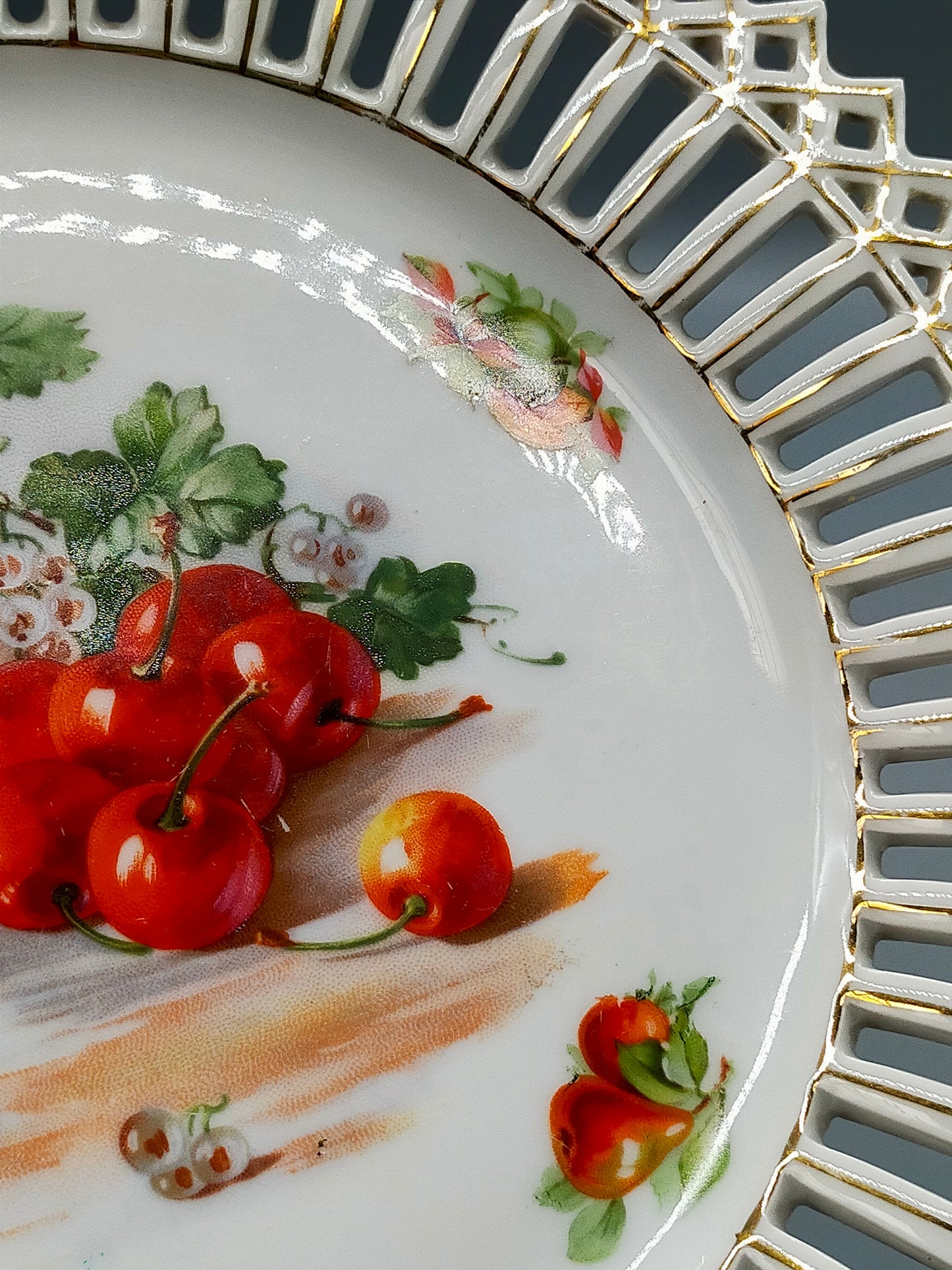 Prunkvoller Durchbruch Teller mit Obstdekor Vintage Porzellan