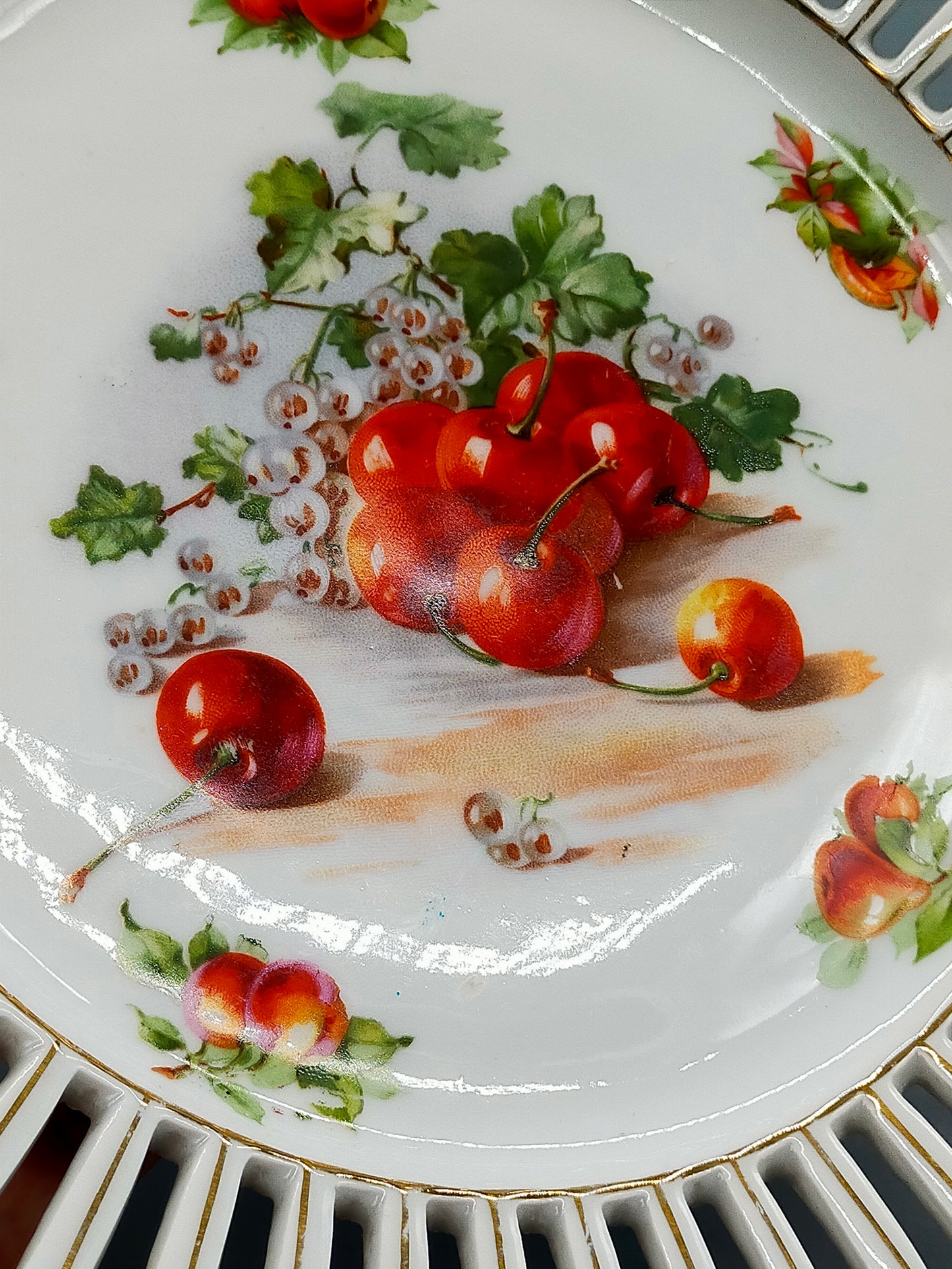 Prunkvoller Durchbruch Teller mit Obstdekor Vintage Porzellan