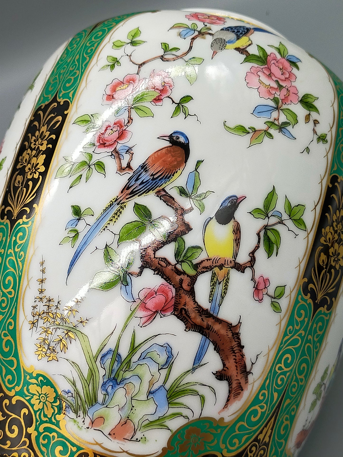 Kaiser Porzellan Prunkvase Mandschu Elegante Deckelvase