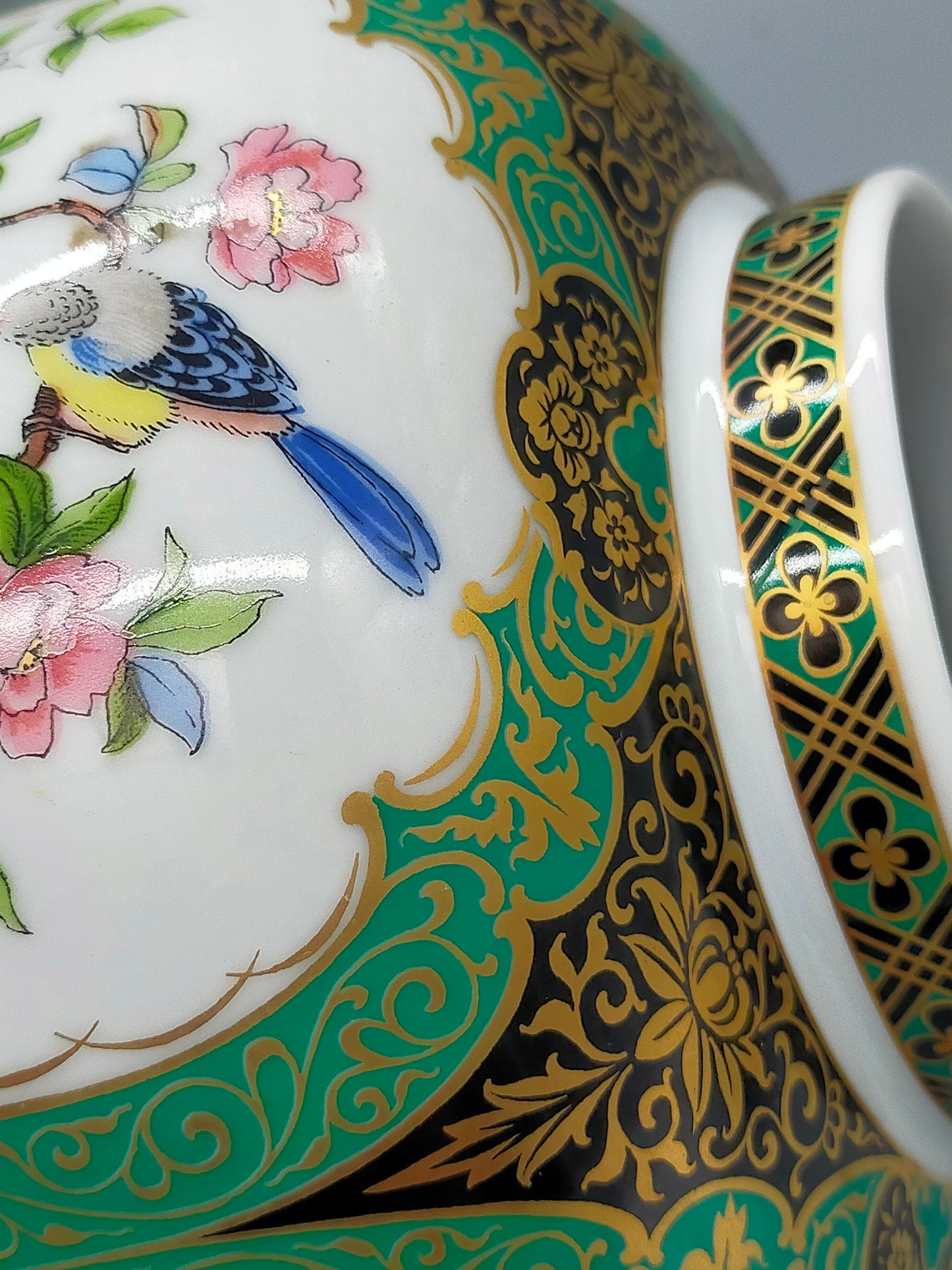 Kaiser Porzellan Prunkvase Mandschu Elegante Deckelvase