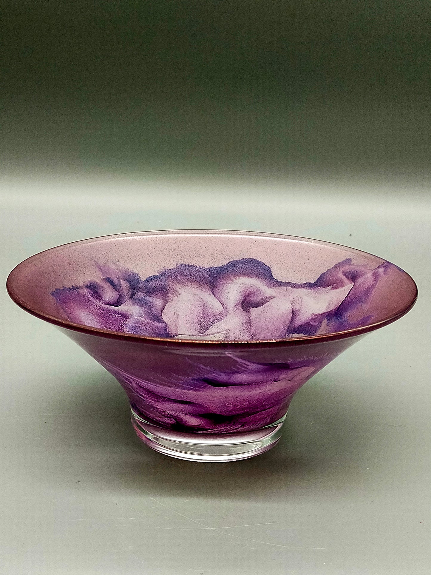 Edle Kunstglas Schale in Violett Elegantes mattiertes Design