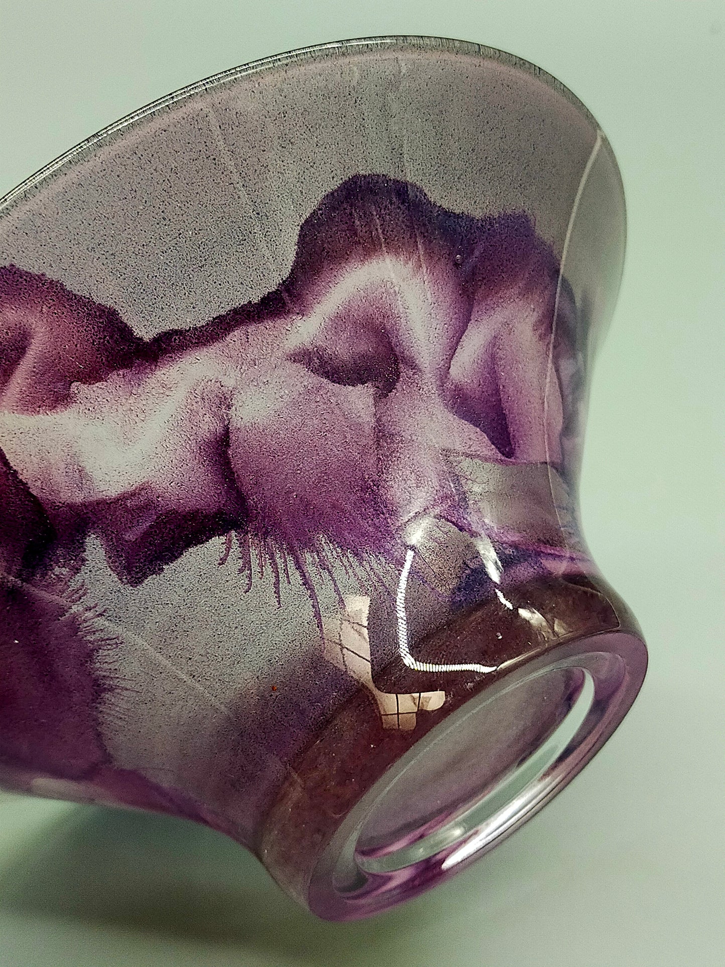 Edle Kunstglas Schale in Violett Elegantes mattiertes Design