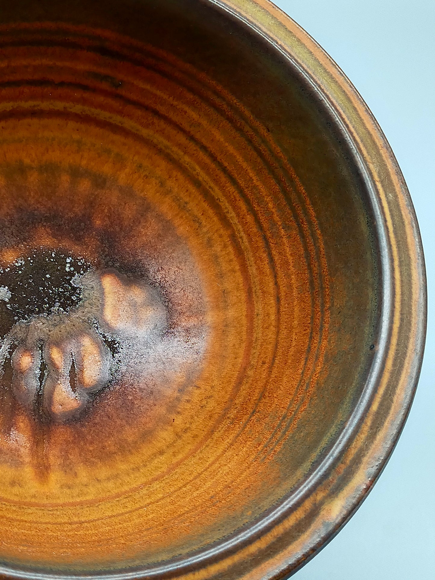 Rustikale Keramik Schale Handgearbeitete Tonschale im Vintage-Stil